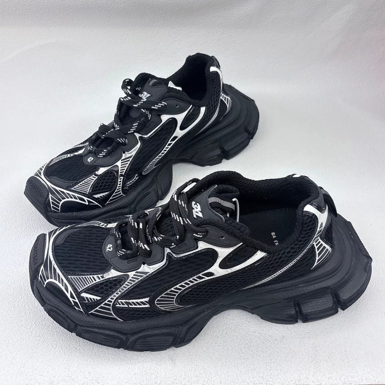 Balenciaga balenciaga 3xl thick-soled low-top sneakers Size US 9 / EU 42 - 1 Thumbnail