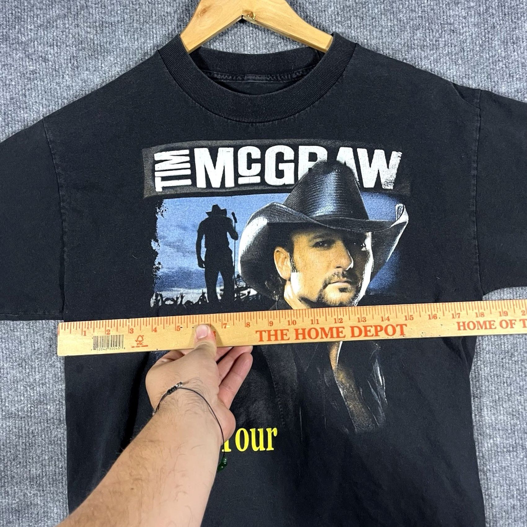 Vintage Tim McGraw 2011 Tour Shirt Mens M Black Cotton T-Shirt Graphic Print Size US M / EU 48-50 / 2 - 2 Thumbnail