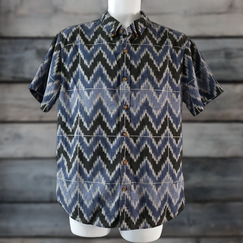 American Eagle Outfitters VINTAGE American Eagle Shirt Mens Button Front Sz Large Classic Front Blue Black Chevron Size US L / EU 52-54 / 3 - 1 Thumbnail