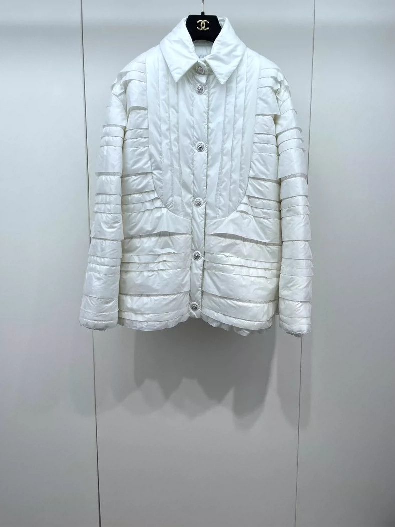 Chanel Chanel Snow Series Snow White Cotton jacket 2504-Nextarrow Size XS / US 0-2 / IT 36-38 - 1 Thumbnail