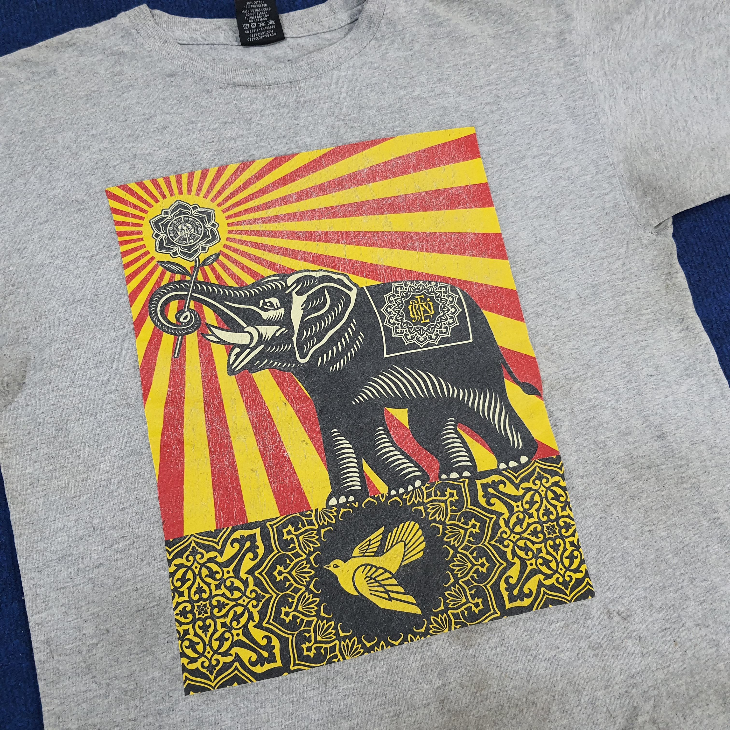 Obey × Vintage Vintage Obey Streetwear Art Photo Tee Tshirt Size US M / EU 48-50 / 2 - 2 Thumbnail