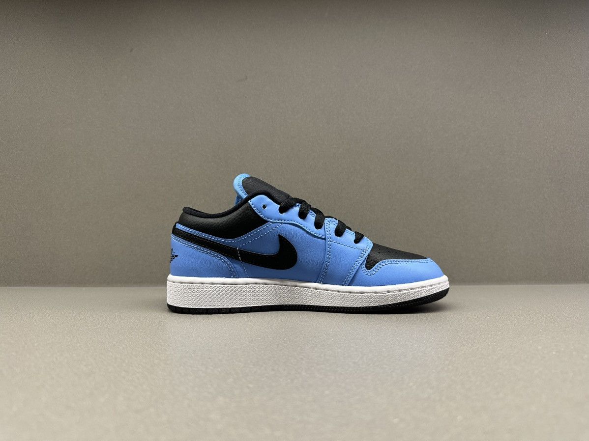 Jordan Brand Jordan 1 Low University Blue Black GS Size US 4.5 / IT 34.5 - 6 Thumbnail