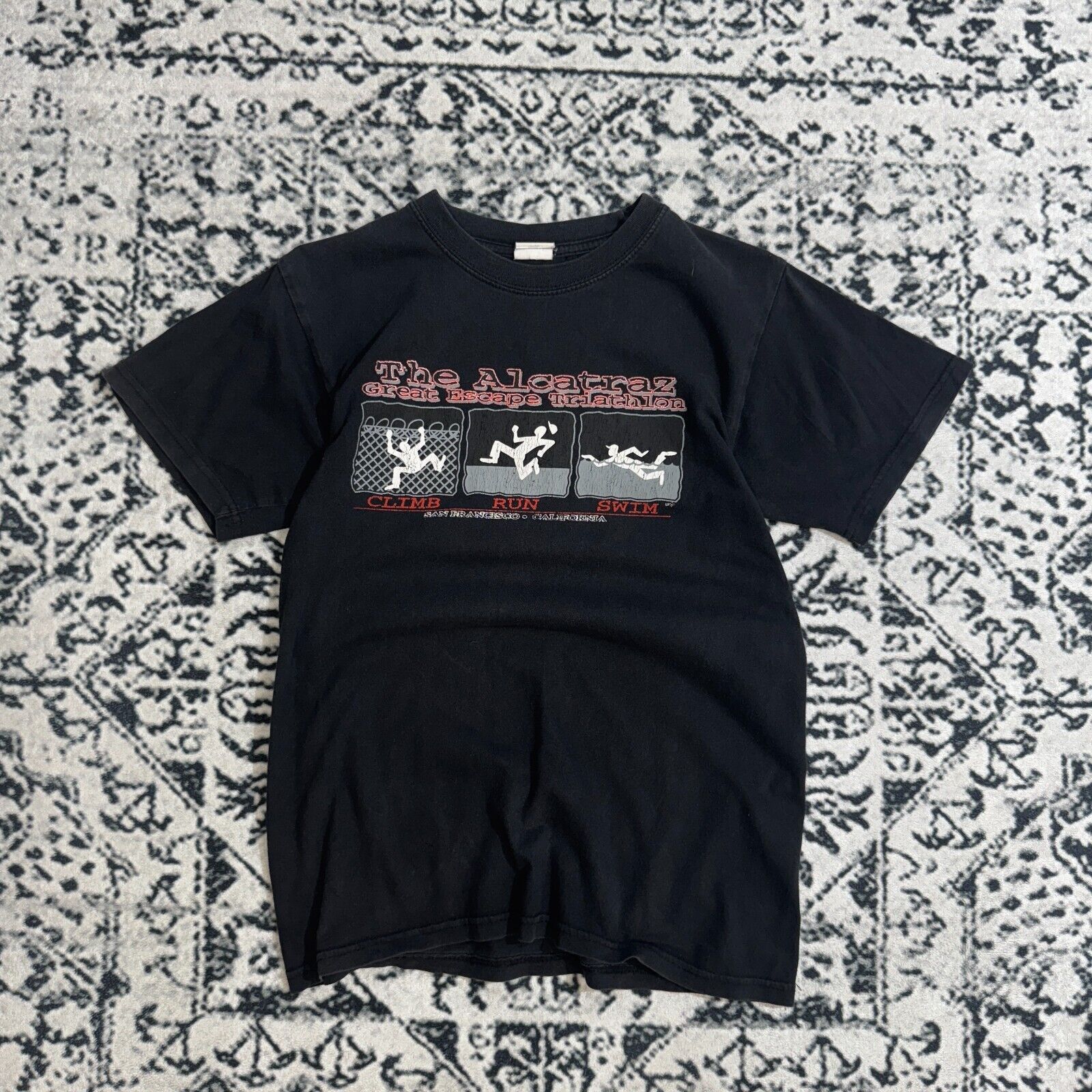 Vintage Vintage Black Cotton T-Shirt Size S Alcatraz Prison Escape Size US S / EU 44-46 / 1 - 1 Thumbnail