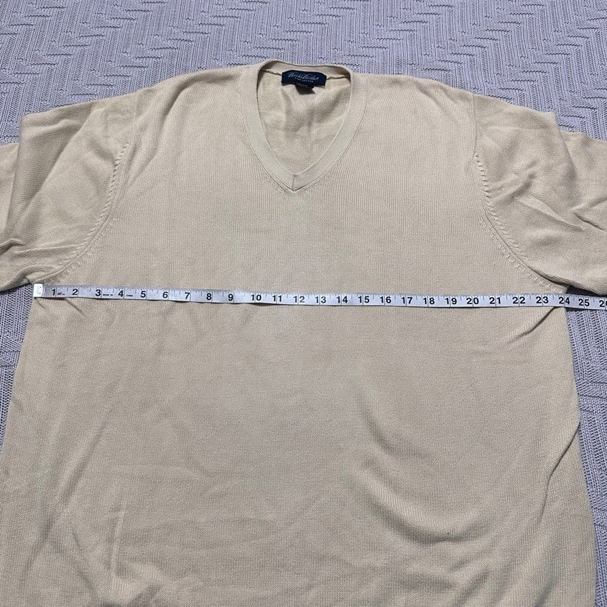 Brooks Brothers Brooks Brothers cream v neck cotton sweater Size US XL / EU 56 / 4 - 5 Thumbnail