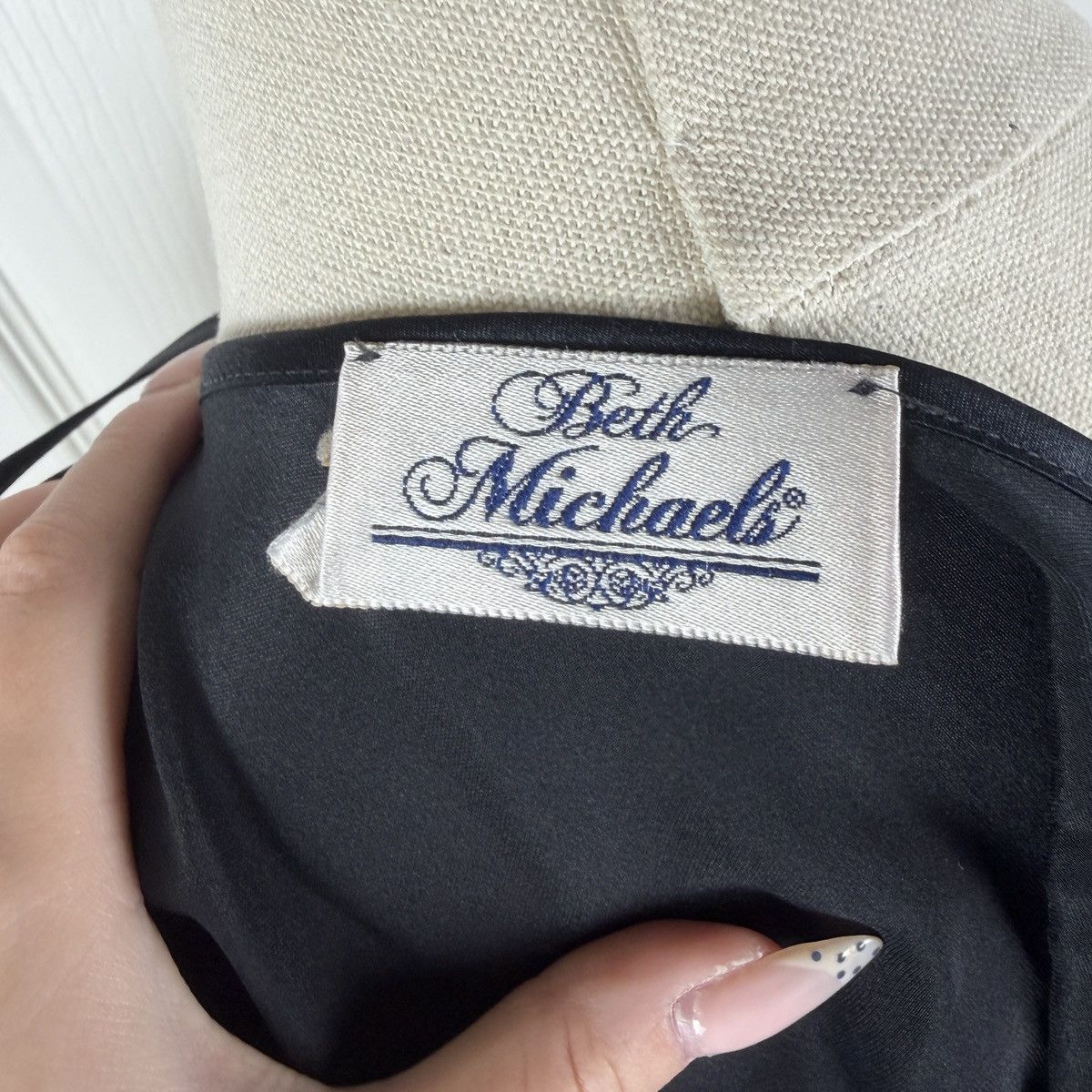 Other Beth Micheal’s vintage black slip dress Size S / US 4 / IT 40 - 4 Thumbnail