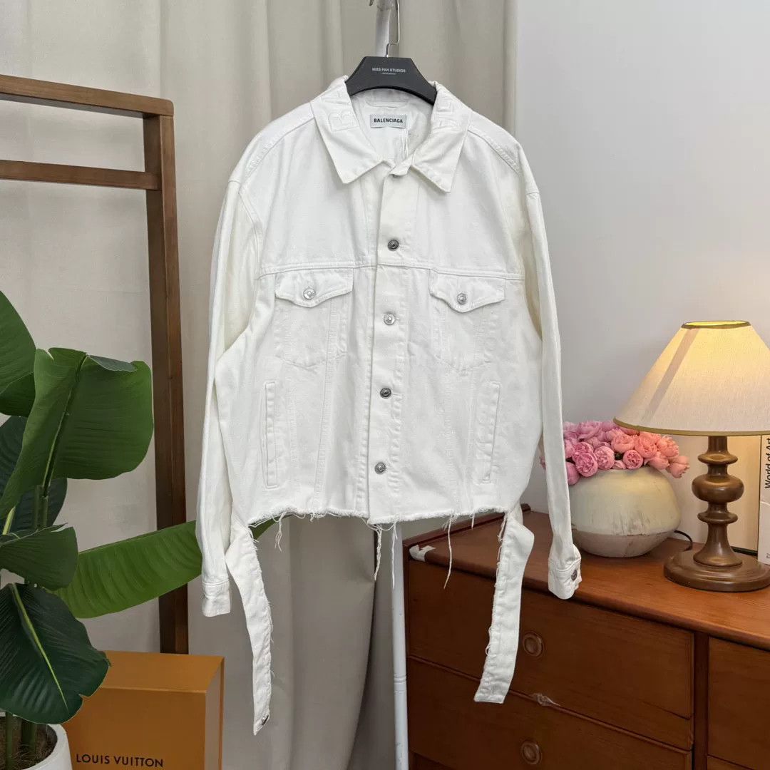 Balenciaga balenciaga white denim jacket for men Size US M / EU 48-50 / 2 - 1 Thumbnail