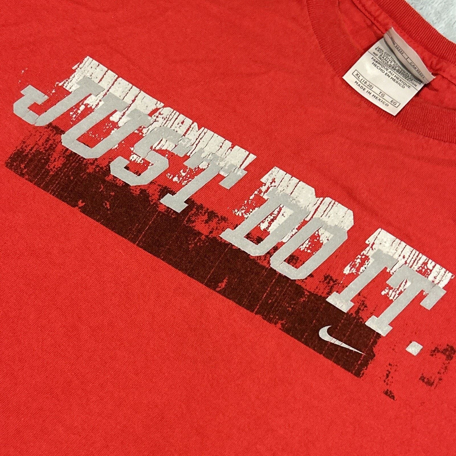 Nike Nike Just Do It Youth Kid Shirt XL Gray Tag Swoosh Crewneck Size US XL / EU 56 / 4 - 7 Thumbnail