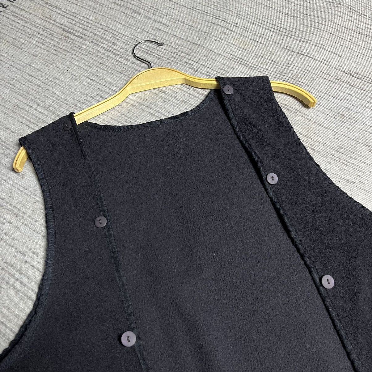 Issey Miyake × Pleats Please Issey Miyake Pleats Please Issey Miyake Button flecce sleeveles Size US M / EU 48-50 / 2 - 4 Thumbnail