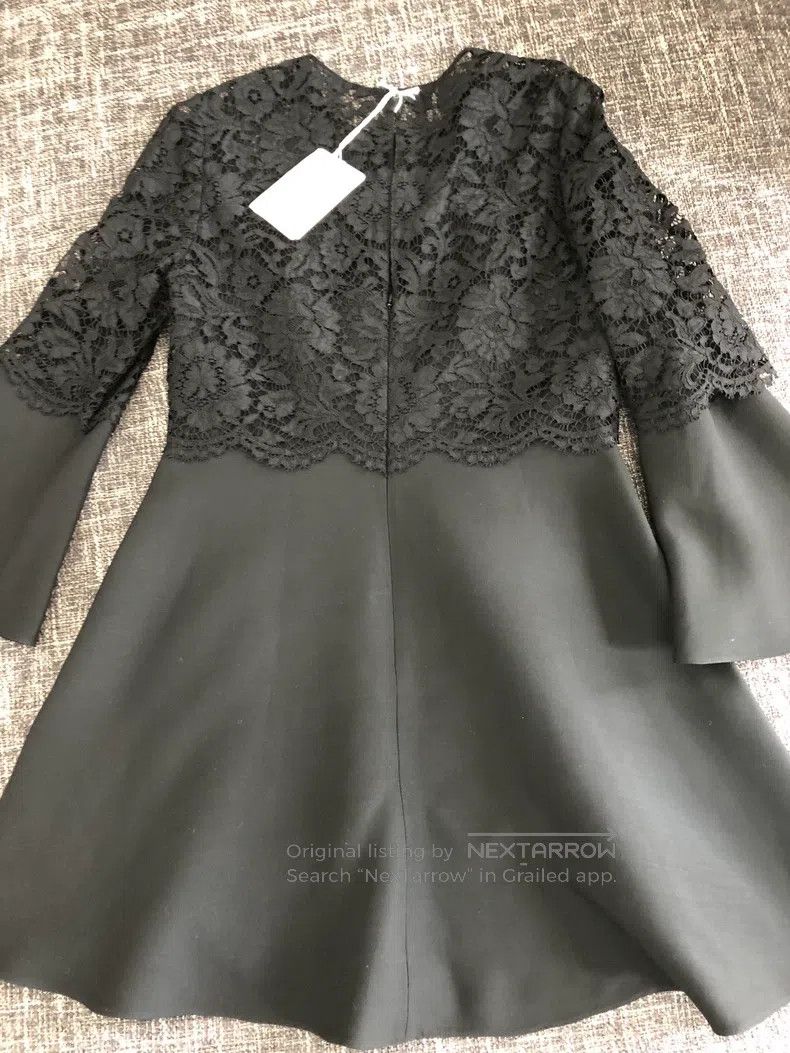 Valentino Valentino Black lace classic dress Size M / US 6-8 / IT 42-44 - 2 Thumbnail