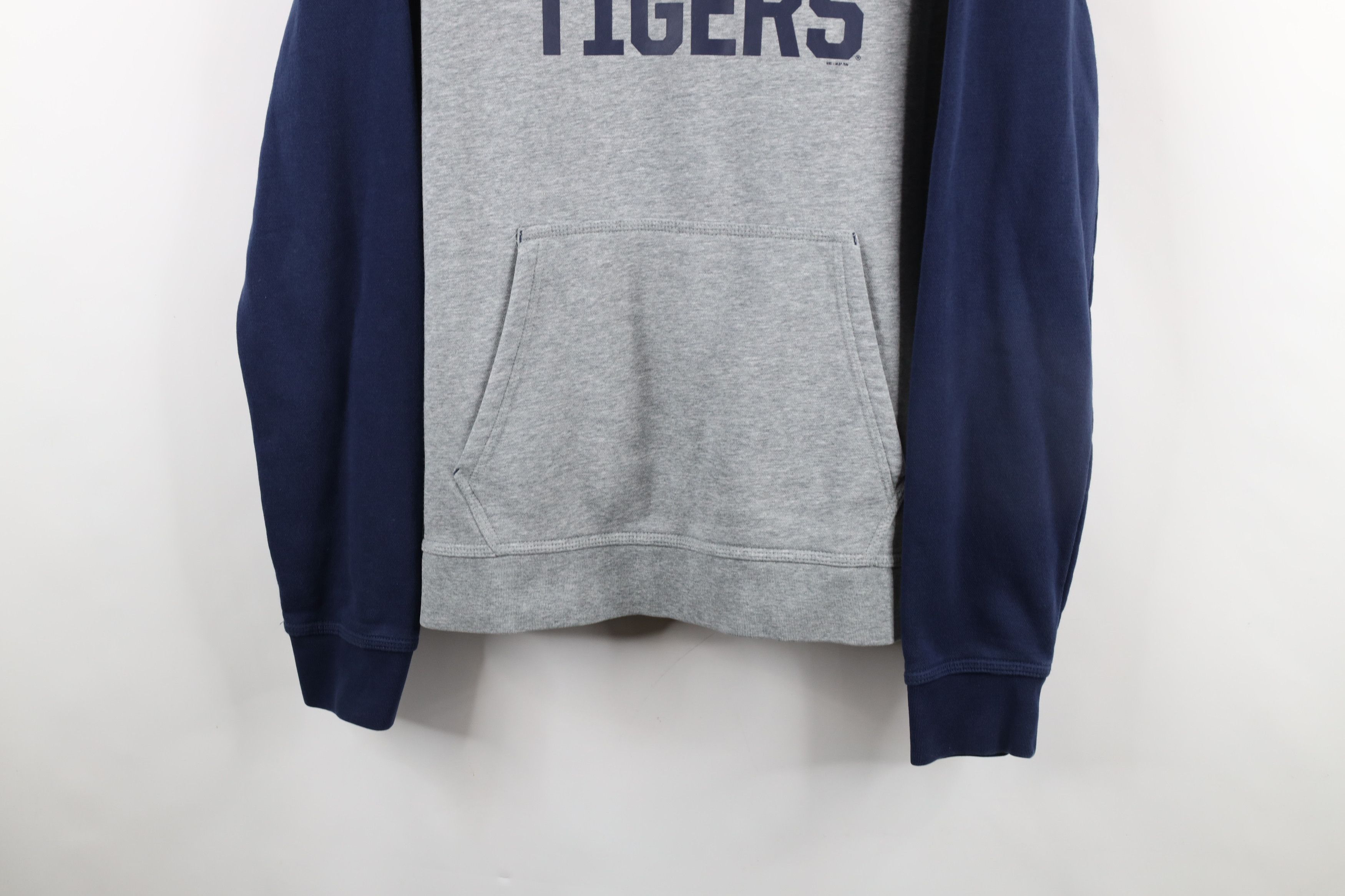 Nike × Vintage Nike Spell Out Old English D Detroit Tigers Baseball Hoodie Size US L / EU 52-54 / 3 - 3 Thumbnail