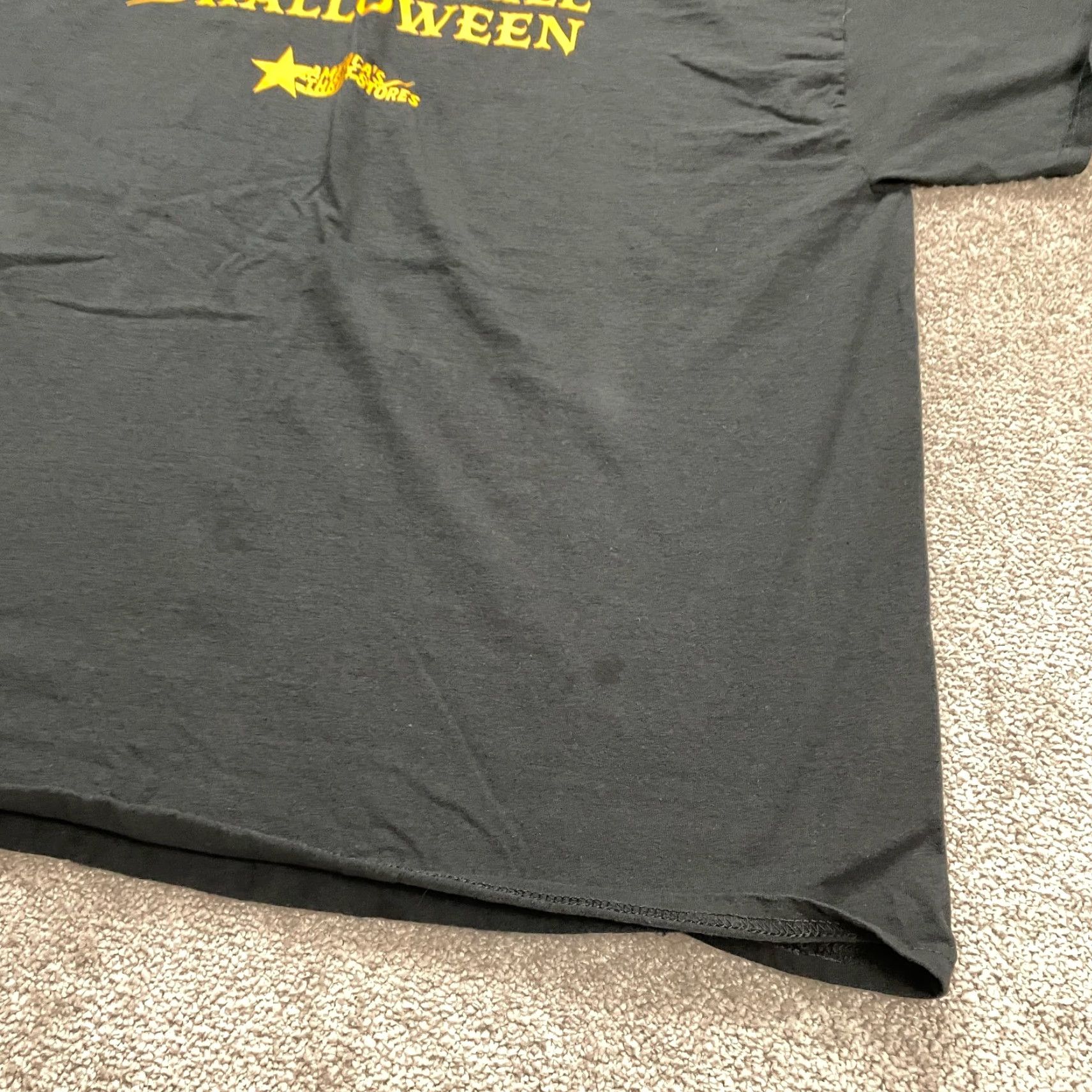 Gildan VINTAGE Gildan Ultra Cotton T-Shirt Unisex Adults 2XL Black Halloween Crew Neck Graphic Tee Size US XXL / EU 58 / 5 - 5 Thumbnail