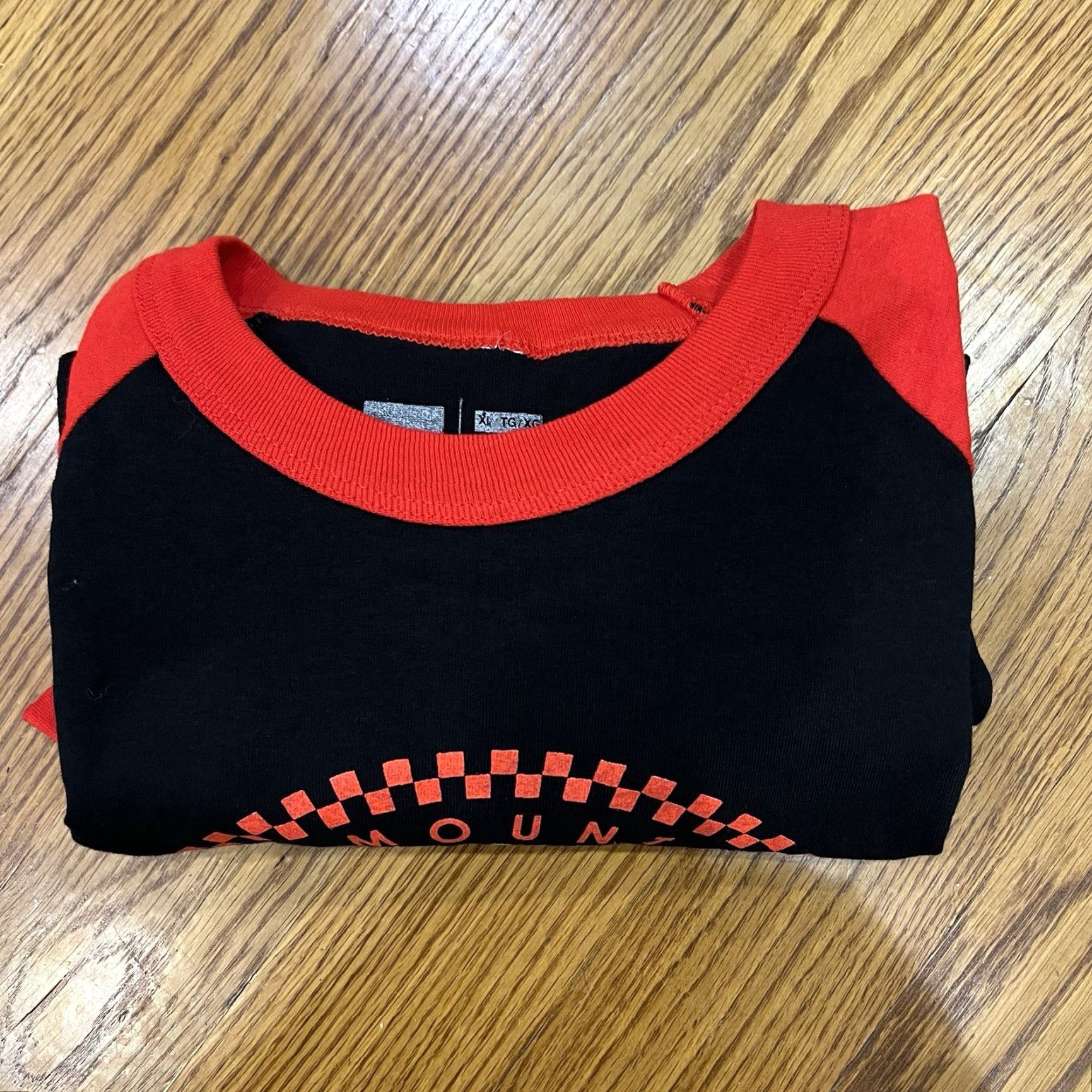 Quiksilver VINTAGE Quiksilver Shirt Adult XL 3/4 Sleeve Crew Neck Black Red Logo Surf California Hawaii 70s Mens Size US XL / EU 56 / 4 - 7 Thumbnail