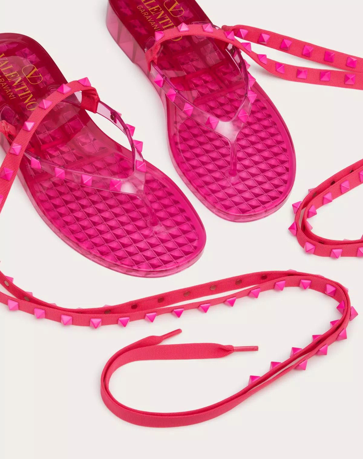 Valentino o1s1wg110625 Rockstud Rubber Thong Sandal in Pink Size US 7 / IT 37 - 5 Thumbnail