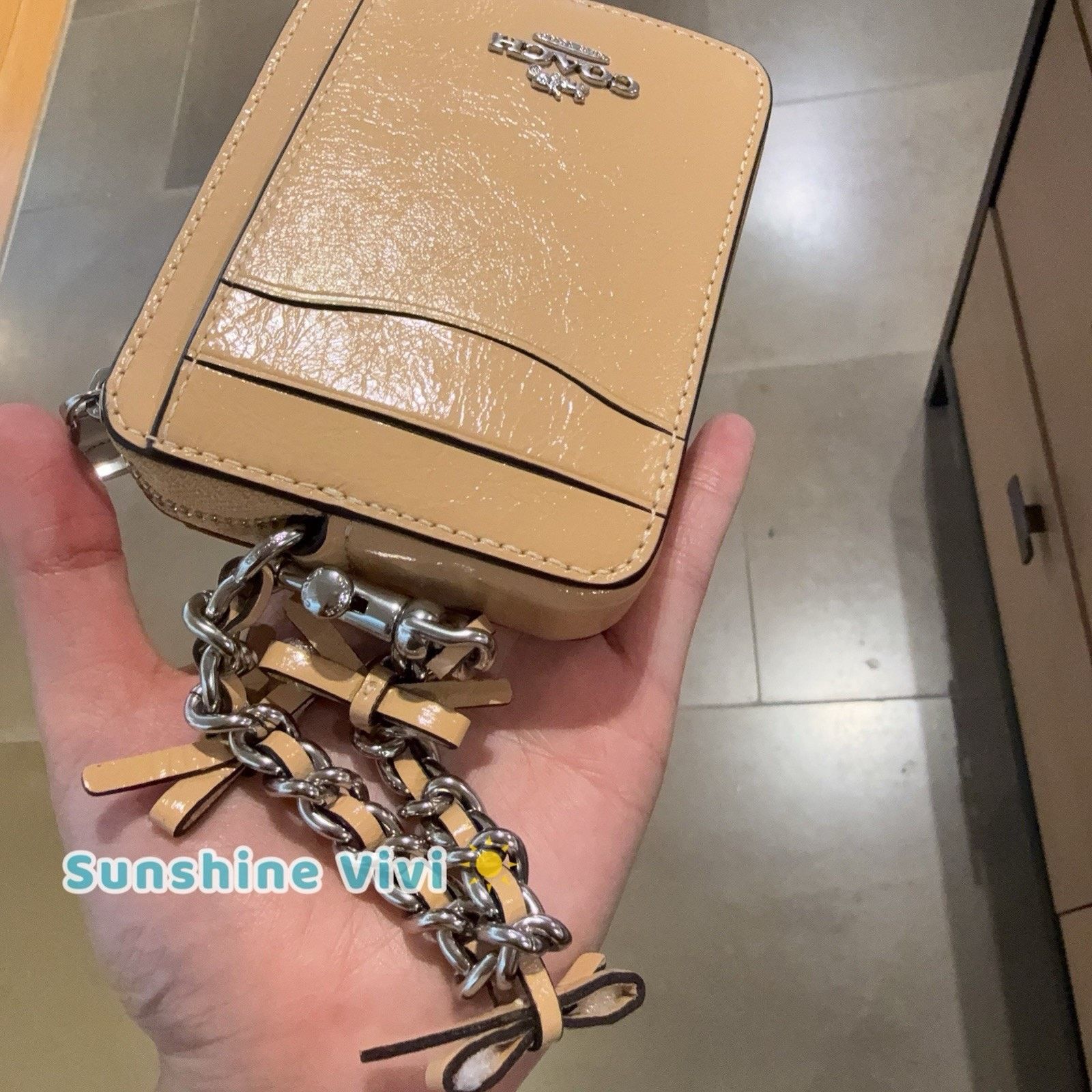 Coach NWT Coach Zip Card Case Bows CEC13 leather/Light Sand Size ONE SIZE - 2 Thumbnail