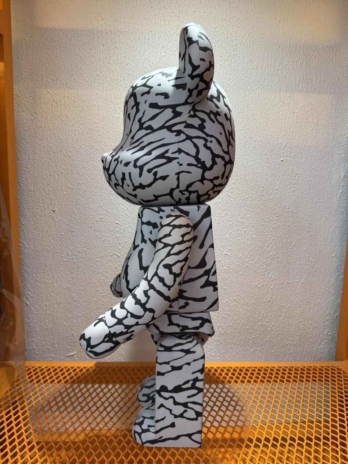 Medicom Toy BearBrick X Atmos Elephant 1000% Size 40 - 4 Thumbnail