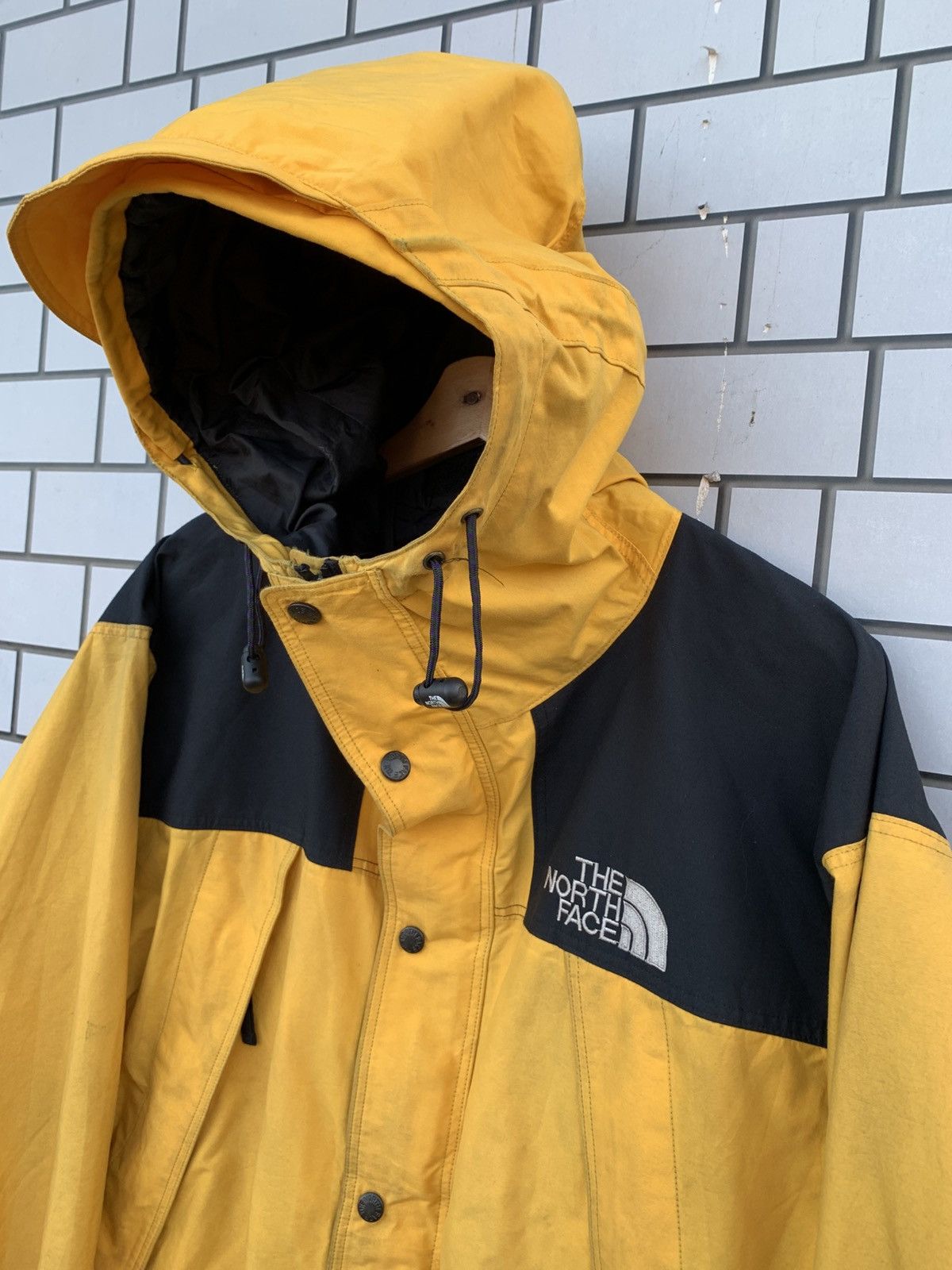 The North Face Vintage The North Face Gore-Tex Hoodie Jacket Size US L / EU 52-54 / 3 - 13 Thumbnail