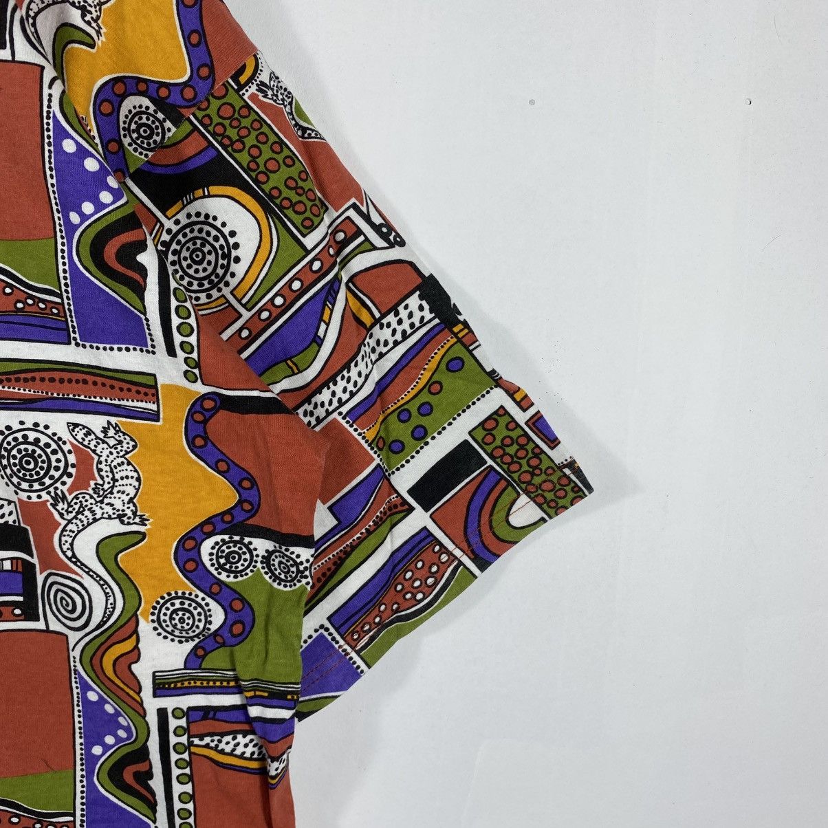Vintage Vintage 90's Australian Art GOANNA GEAR Designed Tee Shirt Size US L / EU 52-54 / 3 - 3 Thumbnail
