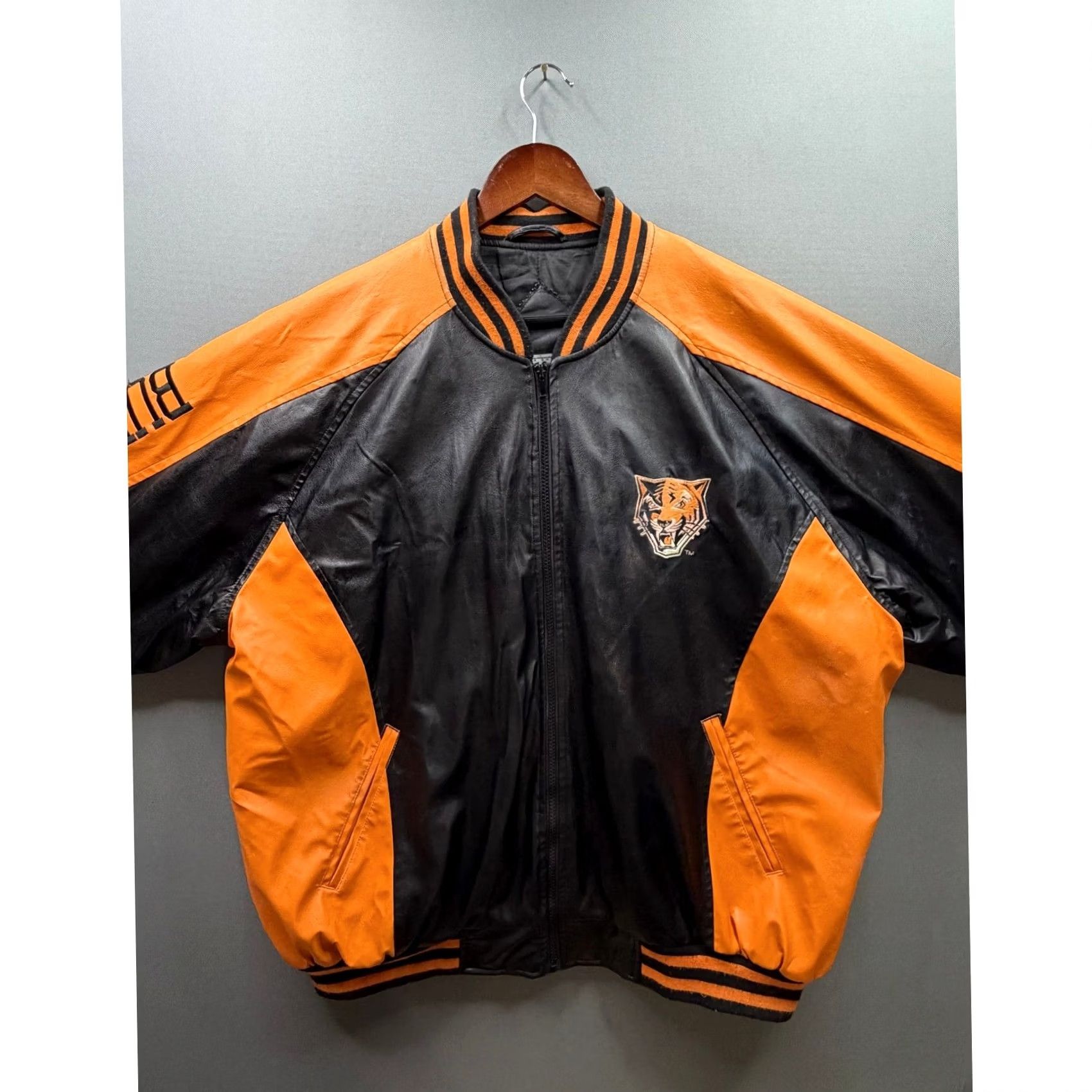 Vintage VINTAGE? No Size US XL / EU 56 / 4 - 2 Thumbnail