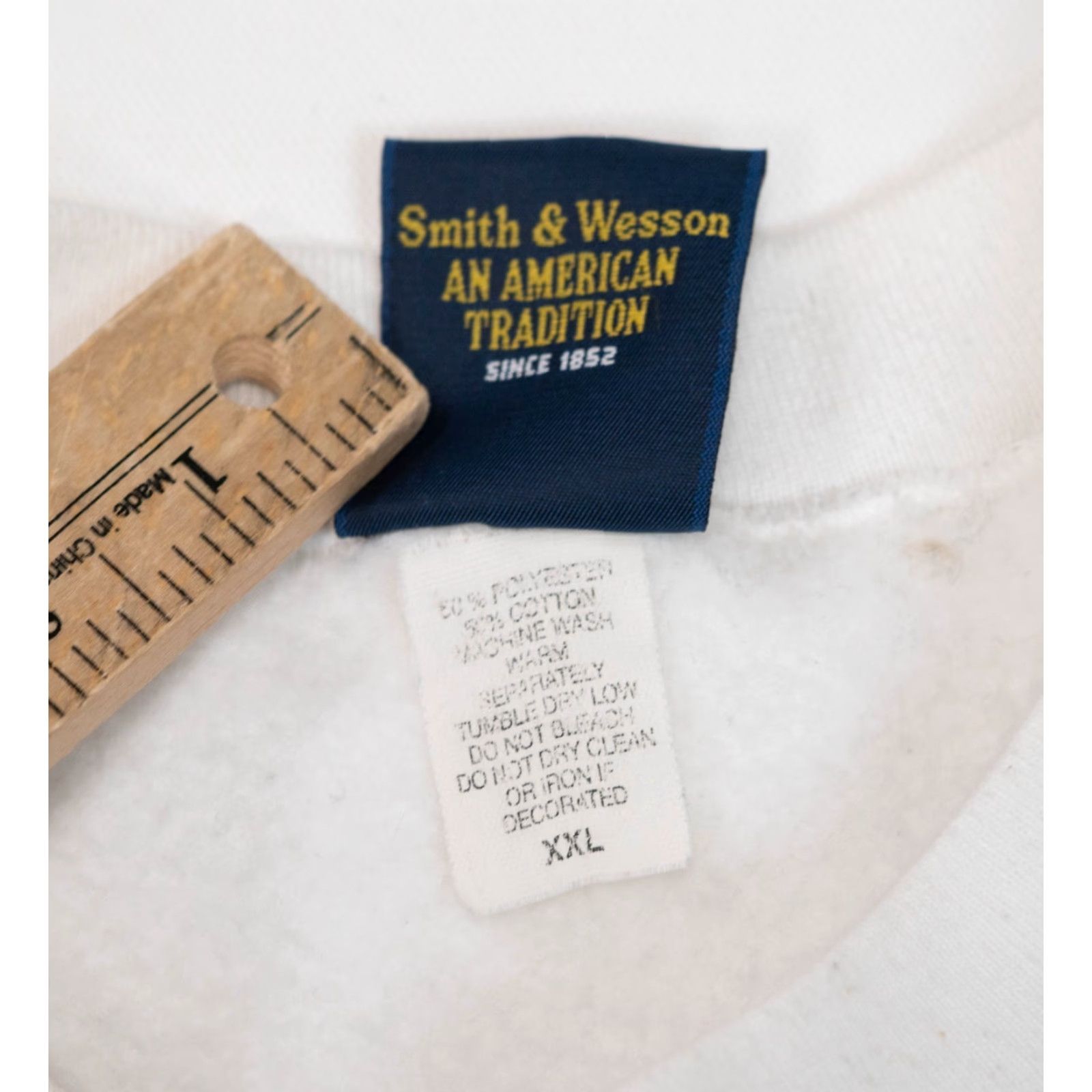 Vintage VINTAGE Smith & Wesson Crewneck Sweatshirt 2XL White 90s Gun Promo Graphic Print Pullover Mens Size US XXL / EU 58 / 5 - 5 Thumbnail