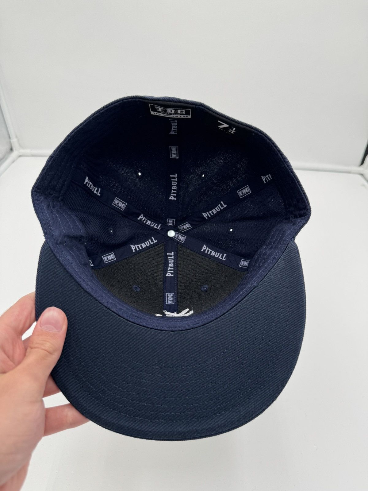 帽子 Playboi Carti YVL HAT WHITE ON NAVY Playboi Carti YVL Cap White/Black Men's - SS25 - US