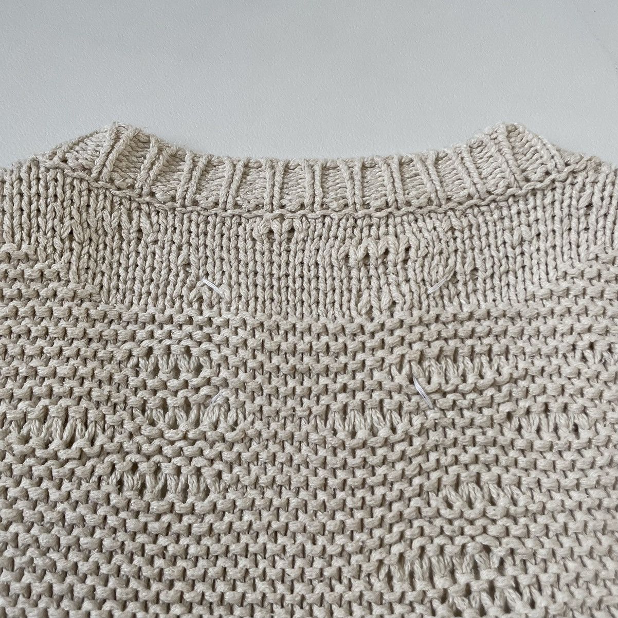 Maison Margiela Sample Textured Cream Cotton V Neck Sweater Size US M / EU 48-50 / 2 - 13 Thumbnail