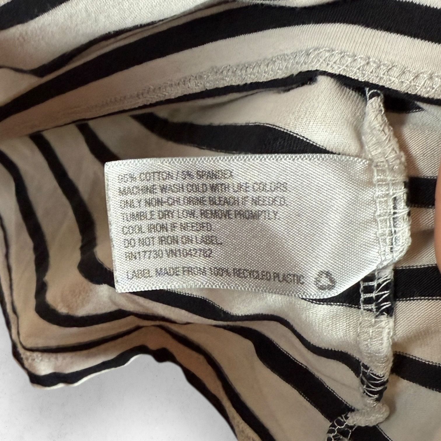 Merona Merona Top Women's Size L Striped Off White Black 3/4 Sleeve Size L / US 10 / IT 46 - 4 Thumbnail