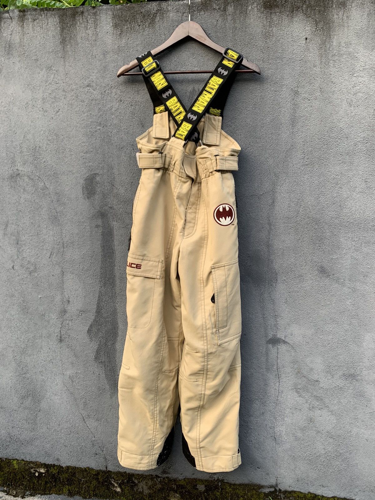 DC Comics 🦇Vintage BATMAN Ski Jumpsuit Size US 32 / EU 48 - 1 Thumbnail