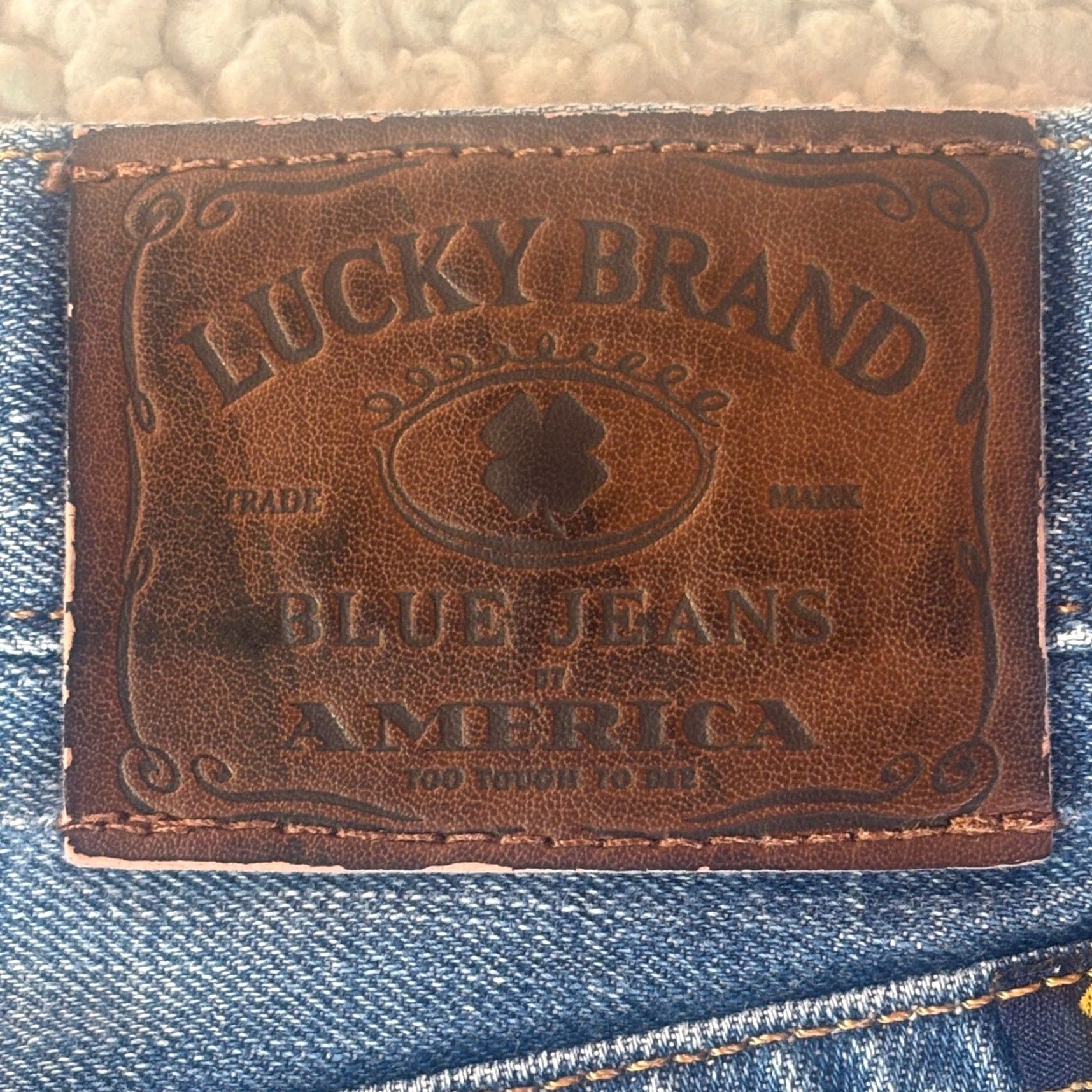 Lucky Brand Lucky 221 Original Straight Jeans Men’s 34x30 Medium Wash 100% Cotton Size US 34 / EU 50 - 4 Thumbnail