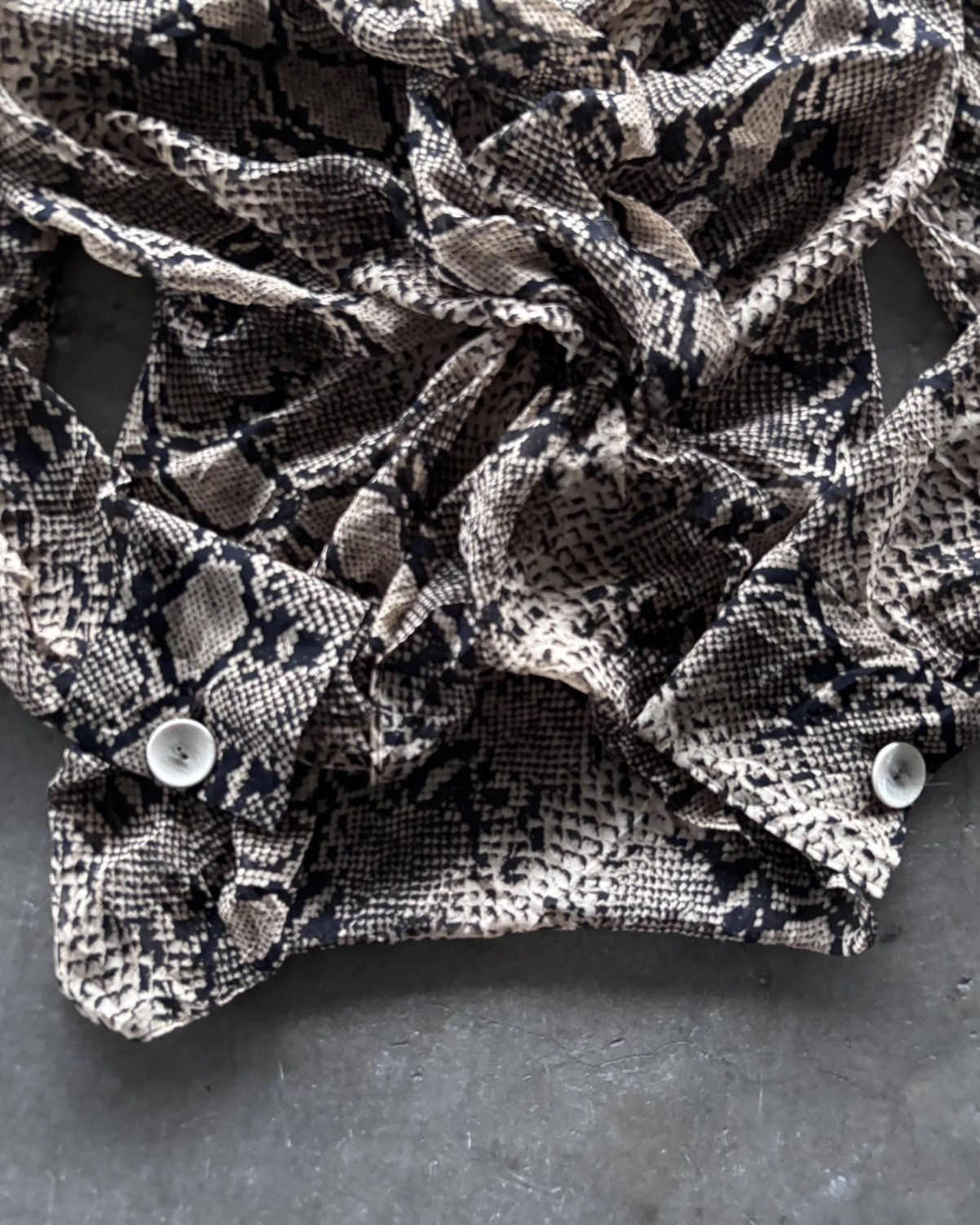 14th Addiction × If Six Was Nine × Japanese Brand Snake Skin Zara Women Button Up Shirt Size US M / EU 48-50 / 2 - 5 Thumbnail