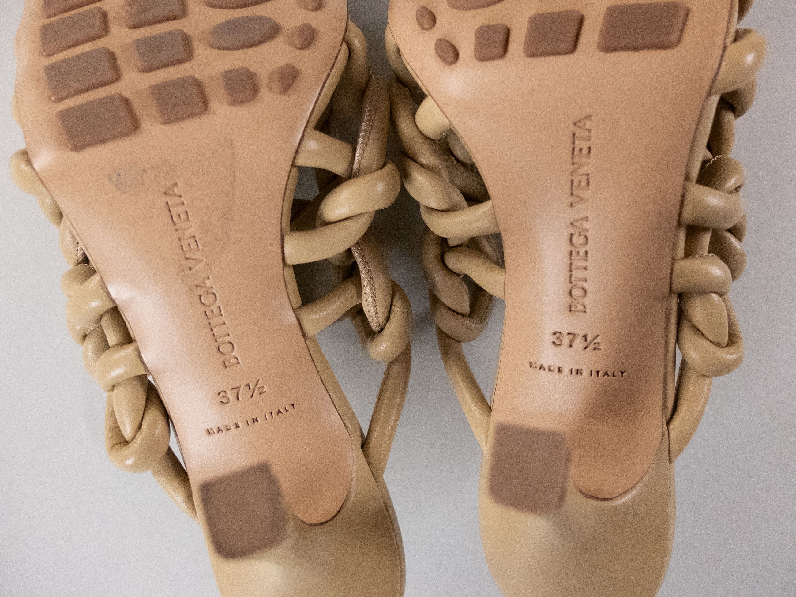 Bottega Veneta BOTTEGA VENETA Stretch beige leather mule sandals 7.5 37.5 q Size US 7.5 / IT 37.5 - 9 Thumbnail