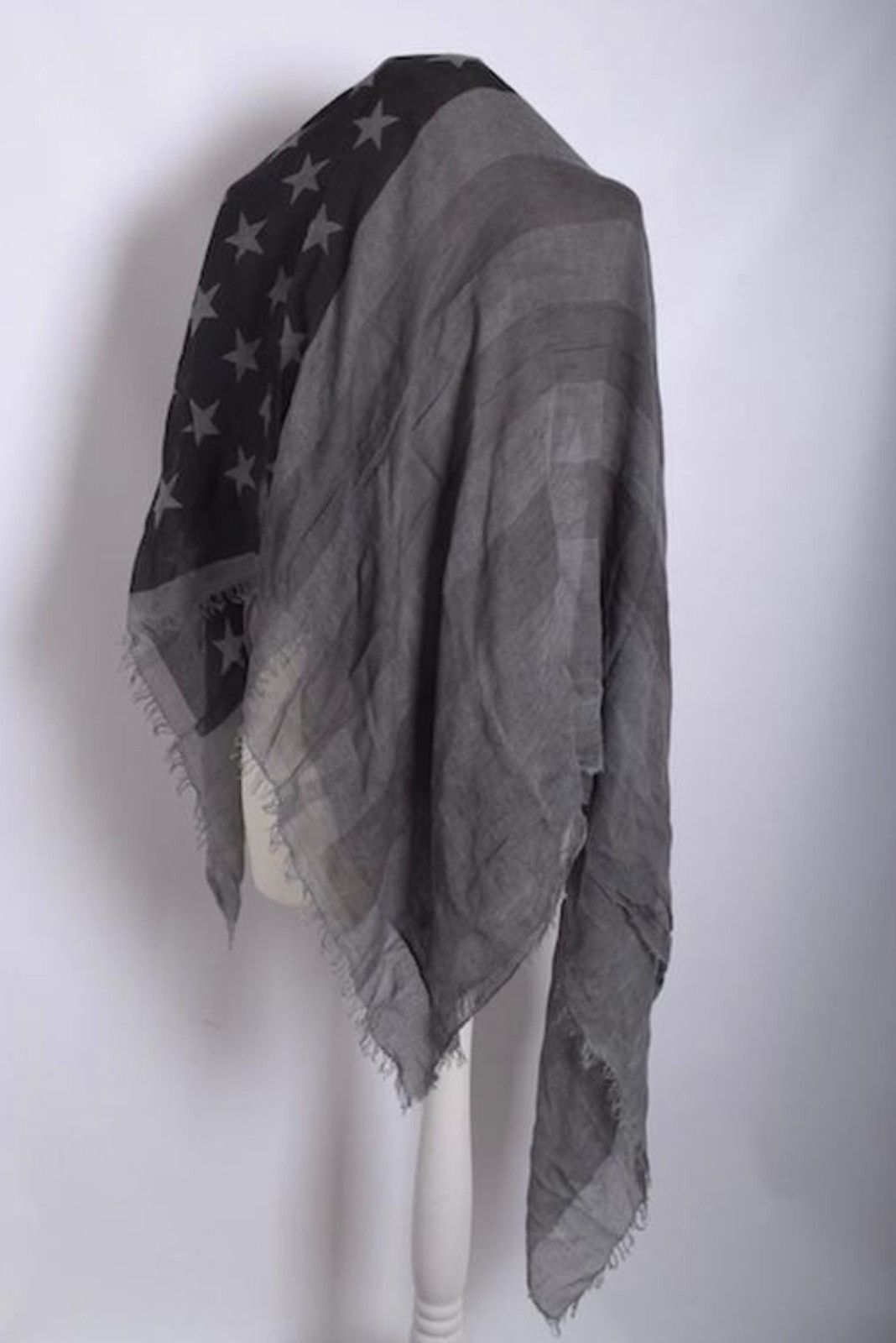 John Varvatos JOHN VARVATOS American Flag Fringe Scarf Runway Nettspend Size ONE SIZE - 3 Thumbnail