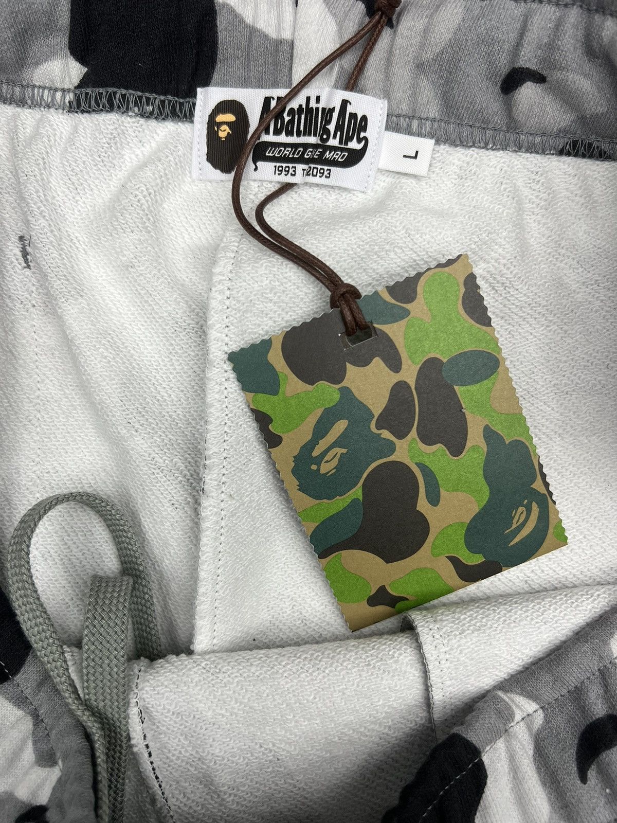 Bape Bape 1st Camo Shark Sweat Shorts Size US 34 / EU 50 - 4 Thumbnail