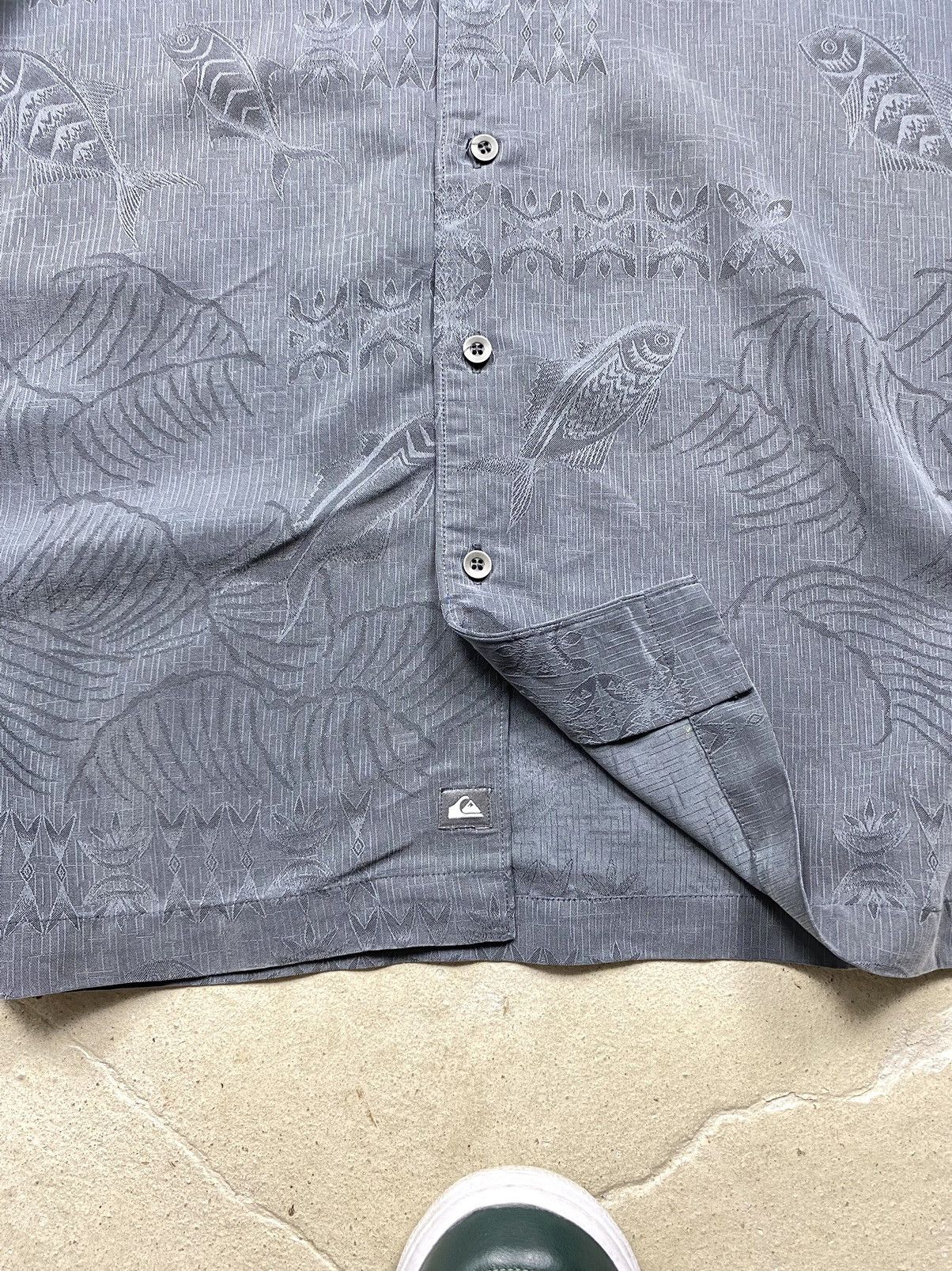 Quiksilver Vintage Quiksilver Embroidered Shirt Tee Surf Style Oakley Size US L / EU 52-54 / 3 - 13 Thumbnail