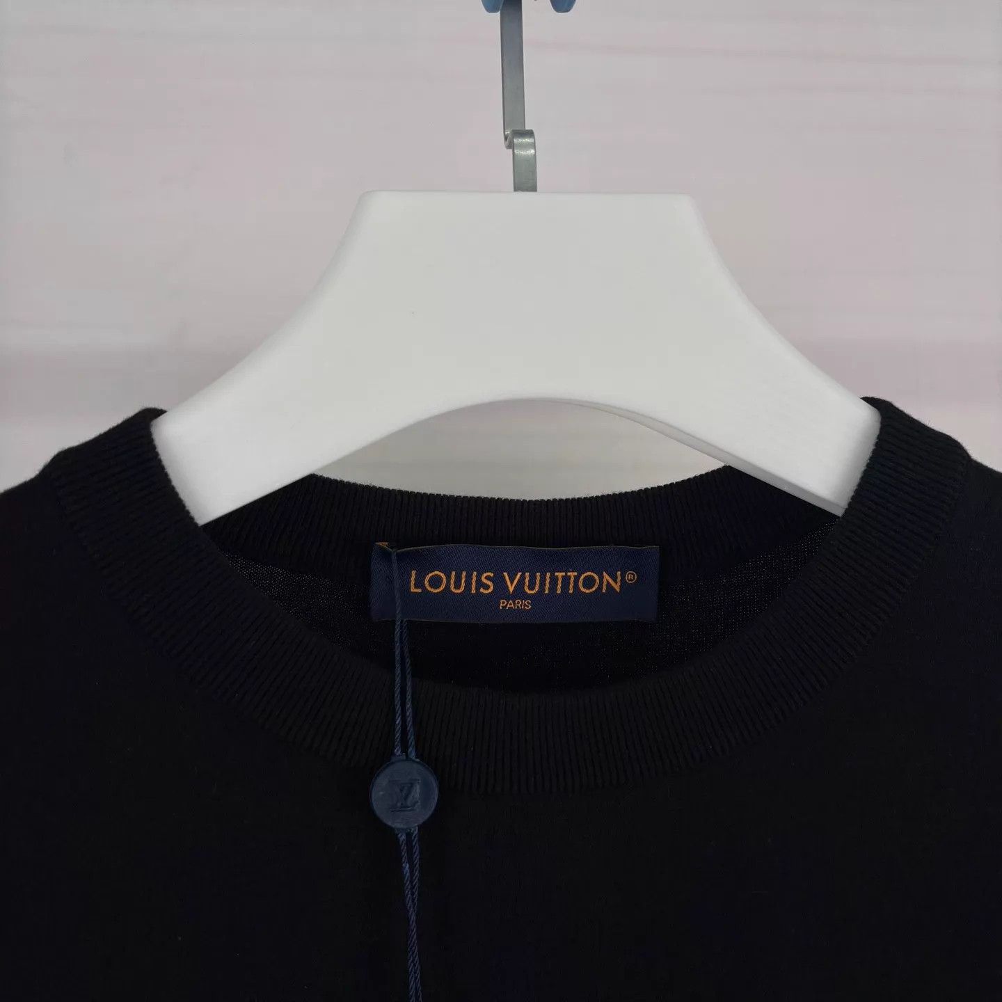 Louis Vuitton Louis Vuitton Pharrell Cuff Full Logo Knit Tee L Size US L / EU 52-54 / 3 - 3 Thumbnail
