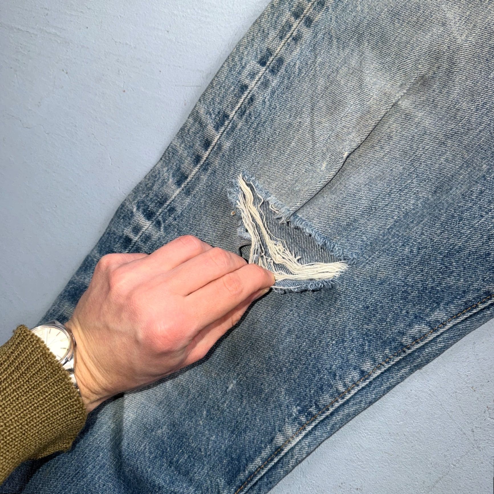 Levi's VINTAGE Levi's 501 Jeans Light Wash 35x34 80s USA Selvedge 5-Pocket Denim Straight Mens Blue Cotton Belted Distressed N/A Size US 35 - 7 Thumbnail