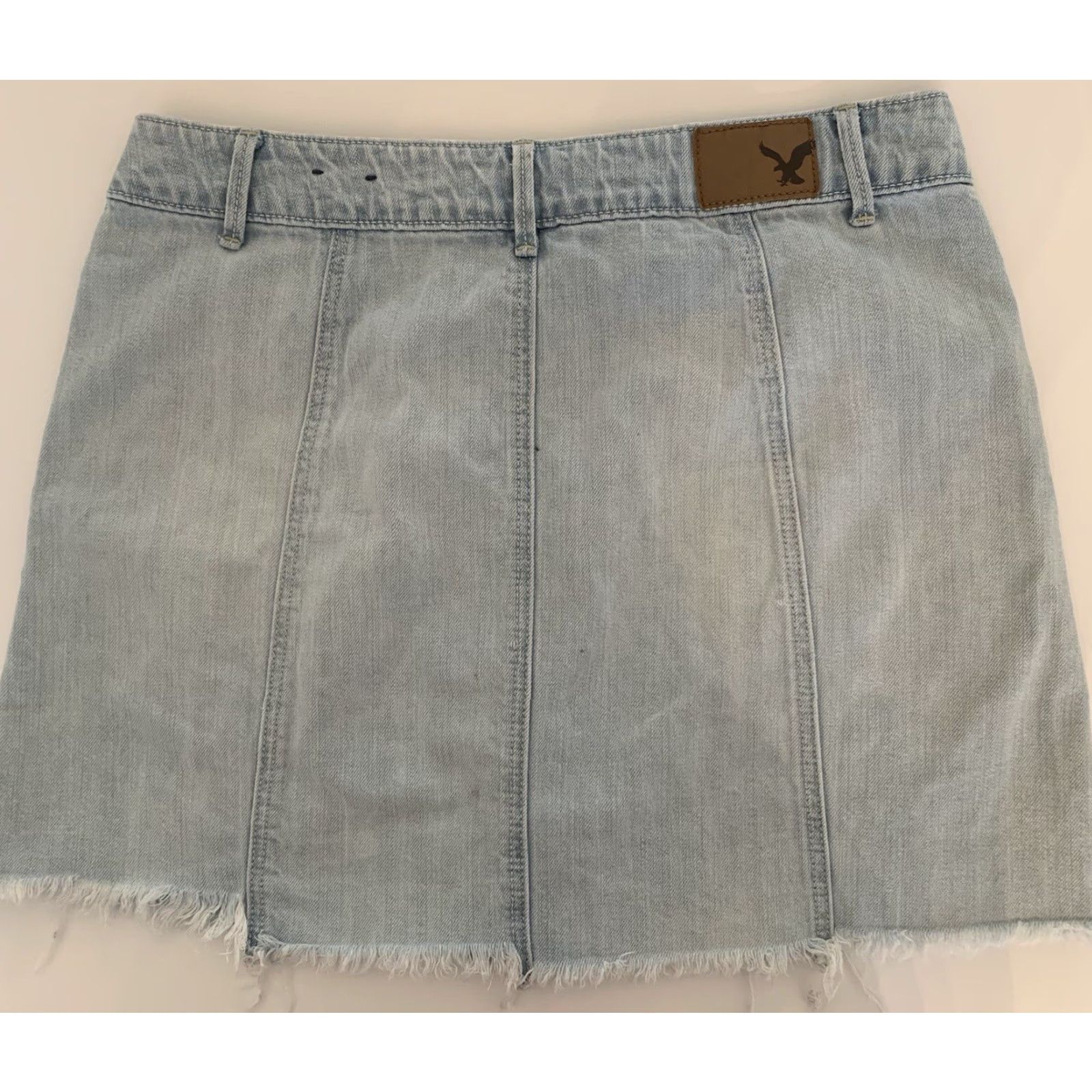 American Eagle Outfitters VINTAGE 6 American Eagle Outfitters Light Wash Button Front Jean Skirt Denim Frayed Hem Size 28" / US 6 / IT 42 - 8 Thumbnail