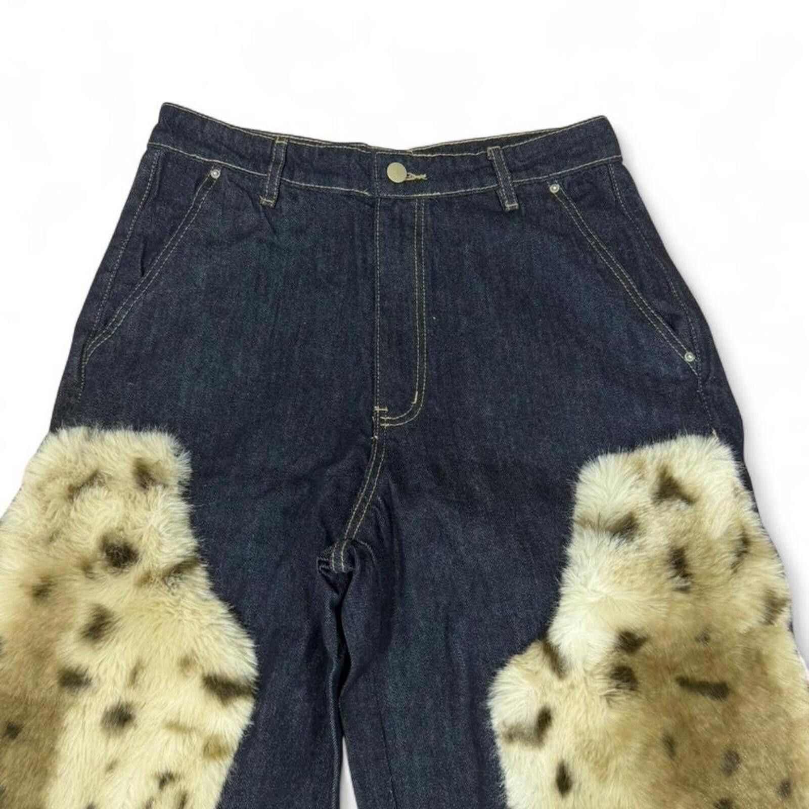 True Religion Faux fur patchwork lightweight jeans with a unique design Size 30" / US 8 / IT 44 - 5 Thumbnail