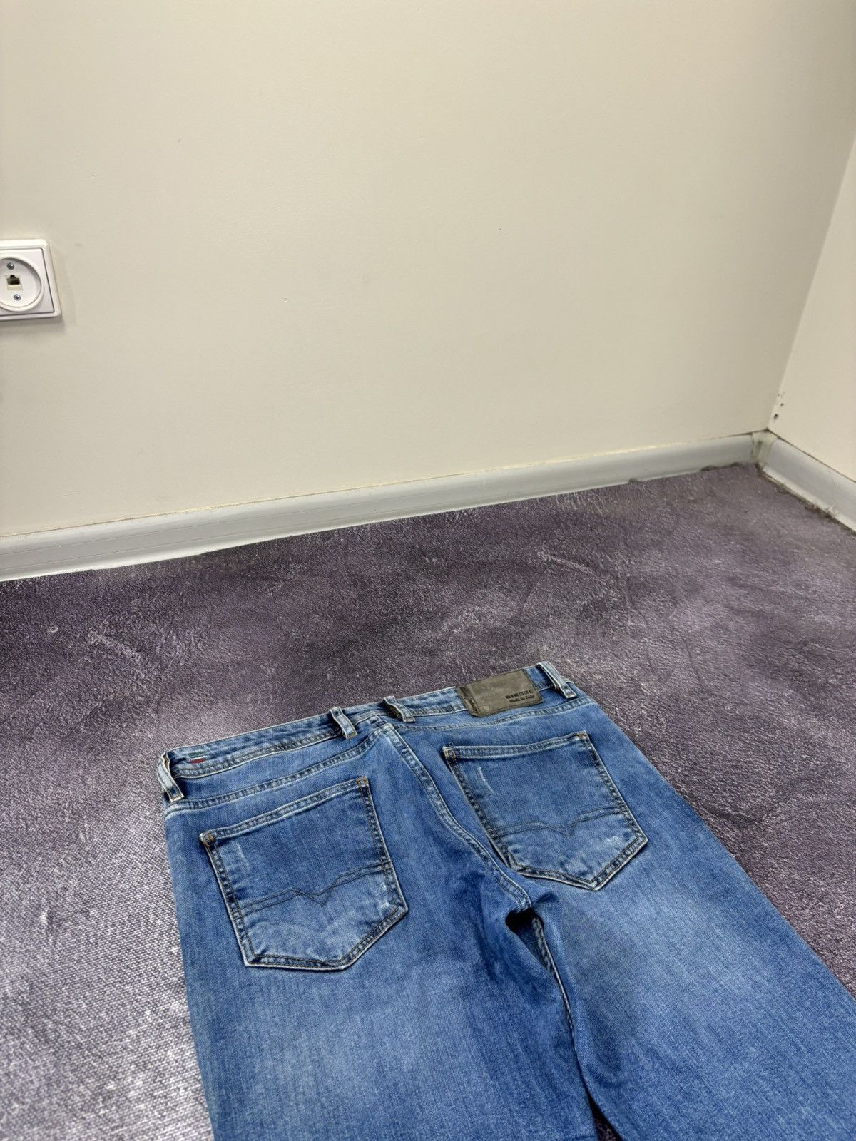 Diesel Vintage Diesel Y2K Ripped Denim Avant Garde Hype Jeans Size US 33 - 6 Thumbnail