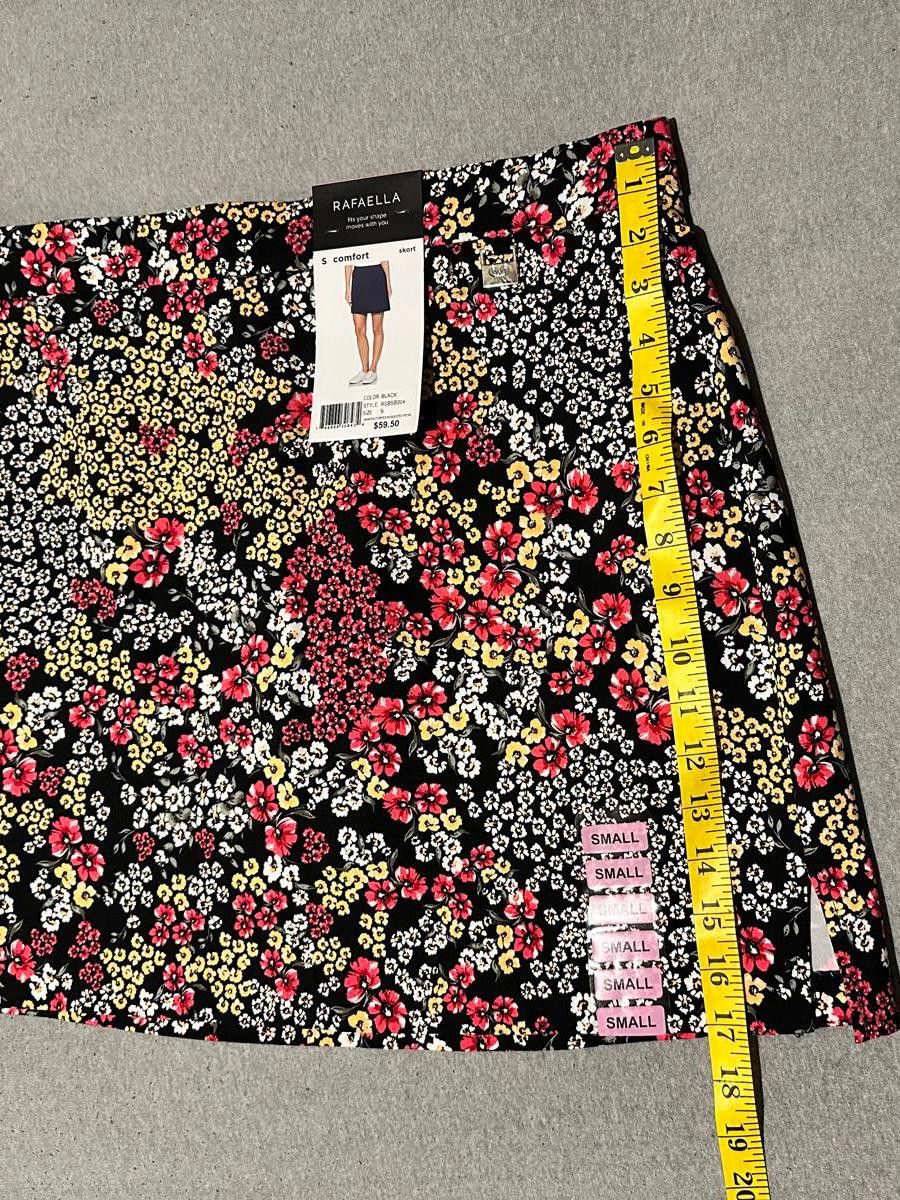 Other Women's Black Floral Skirt with Inner Shorts - Size S Size 28" / US 6 / IT 42 - 5 Thumbnail