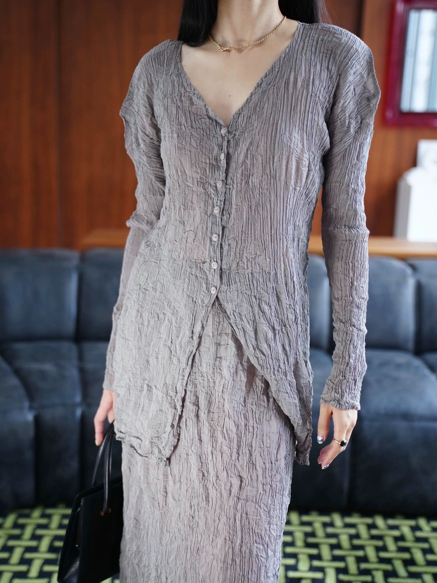 Issey Miyake Issey Miyake 1990s Silk Pleated Charcoal Gray Top & Skirt Size M / US 6-8 / IT 42-44 - 8 Thumbnail