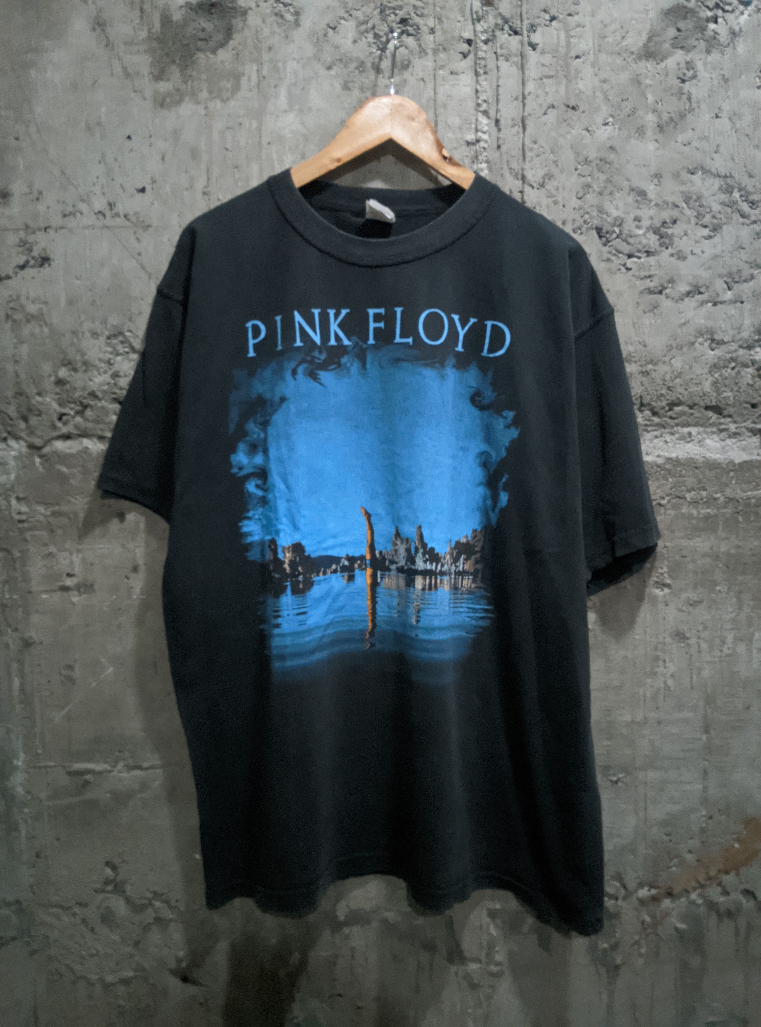 Band Tees Vintage 1997 pink Floyd wish You were here sun fade Size US XXL / EU 58 / 5 - 1 Thumbnail