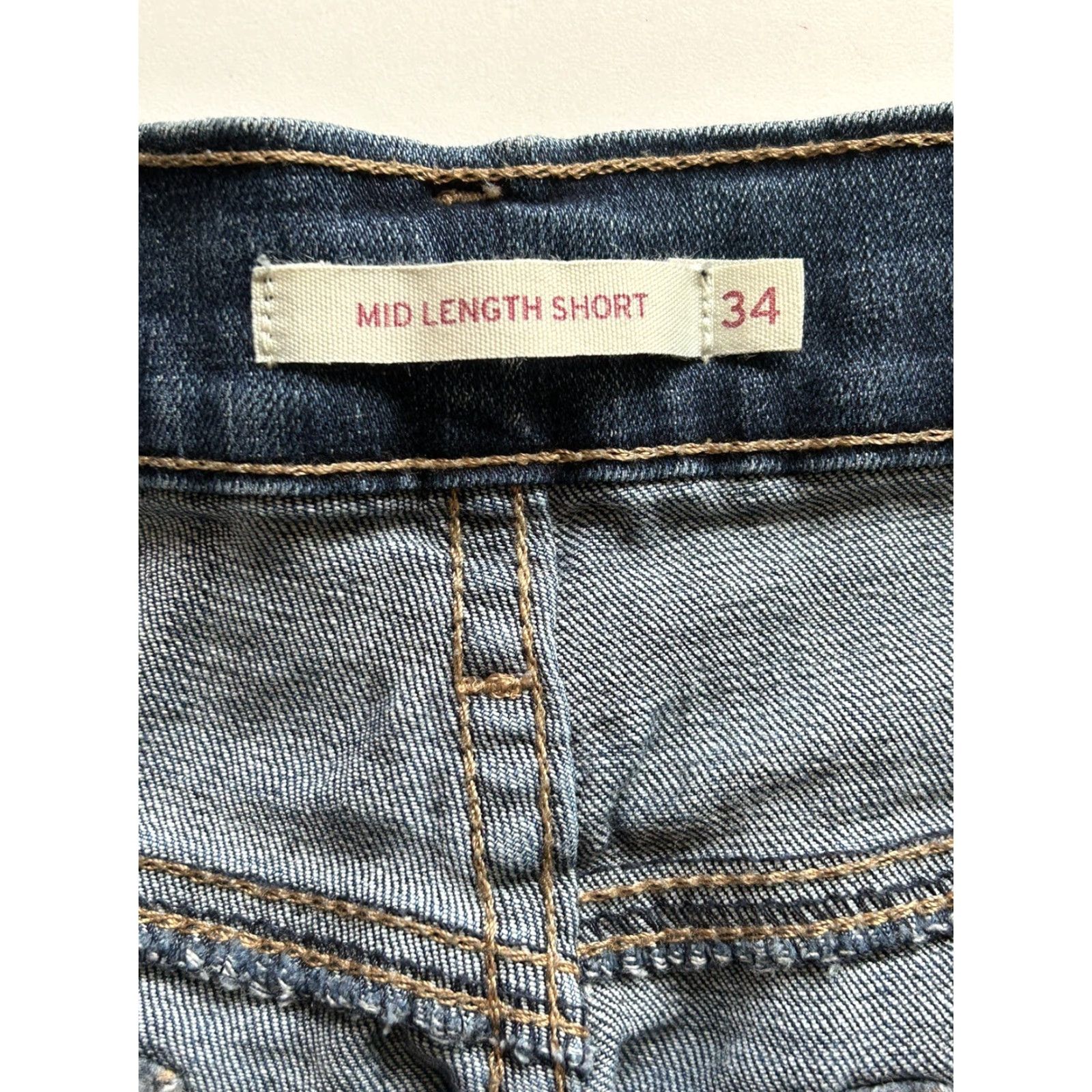 Levi's Levi's Shorts Women Size 34 Denim Blue Mid Length Cuffed Size 24" / US 00 / IT 34 - 4 Thumbnail