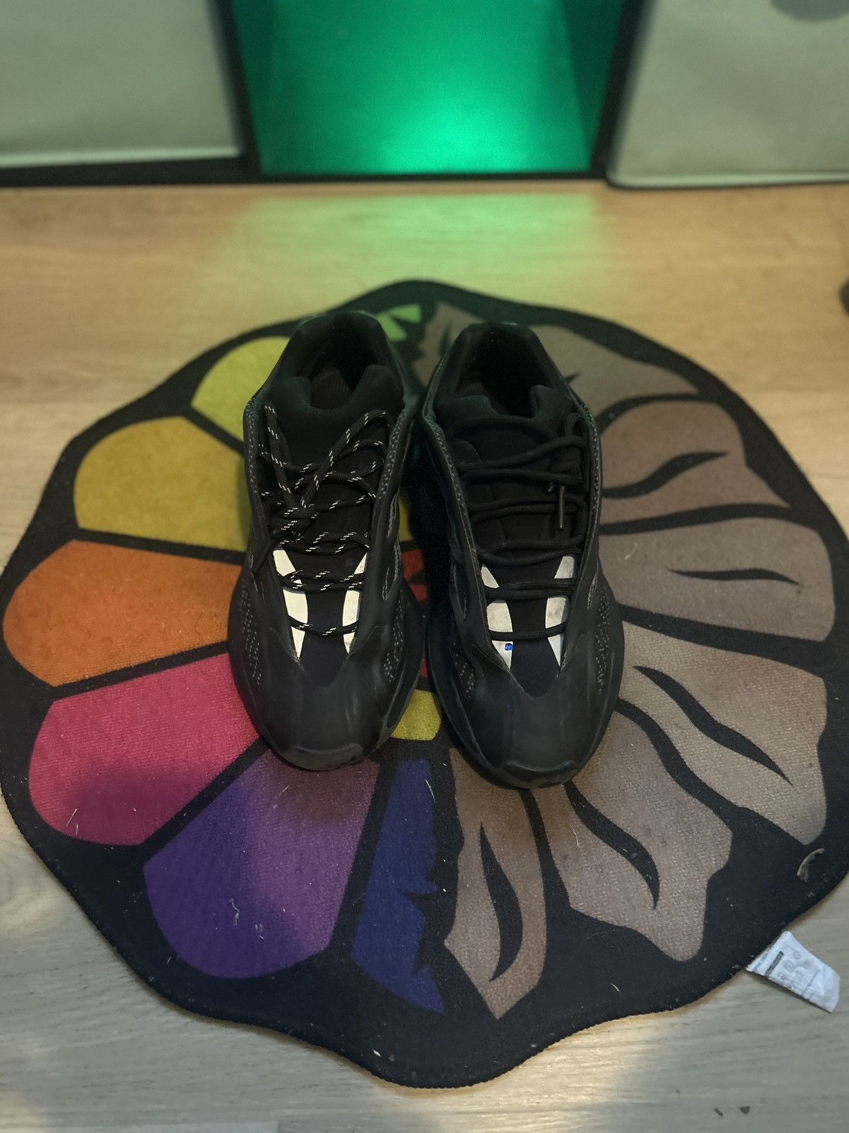 Adidas Yeezy 700 v3 dark glow Size US 11 / EU 44 - 5 Thumbnail