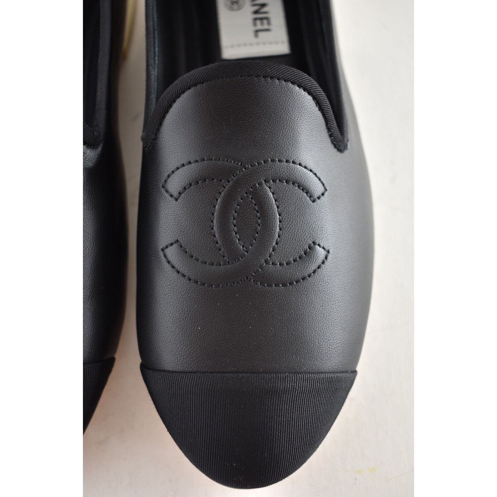 Chanel Chanel 23S Black Lambskin Grosgrain CC Logo Gold Heel Size US 7 / IT 37 - 5 Thumbnail