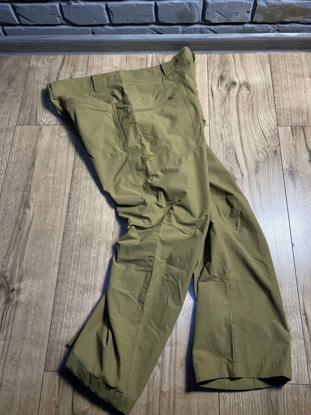 Arc'teryx Vintage Arc'teryx Hiking Nylon Cargo Pants Sz 36 Size US 36 / EU 52 - 2 Thumbnail