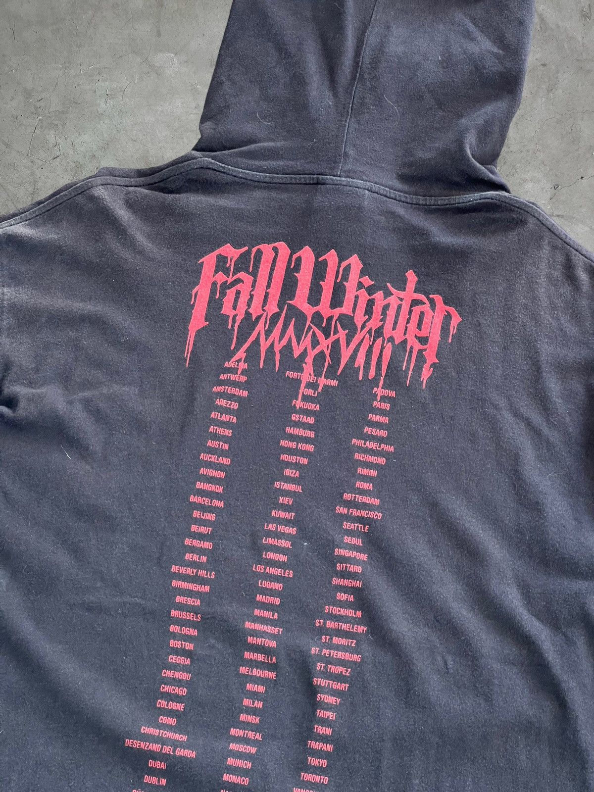 Vetements FW/18 Vetements Metal Tour Hoodie Size US L / EU 52-54 / 3 - 8 Thumbnail
