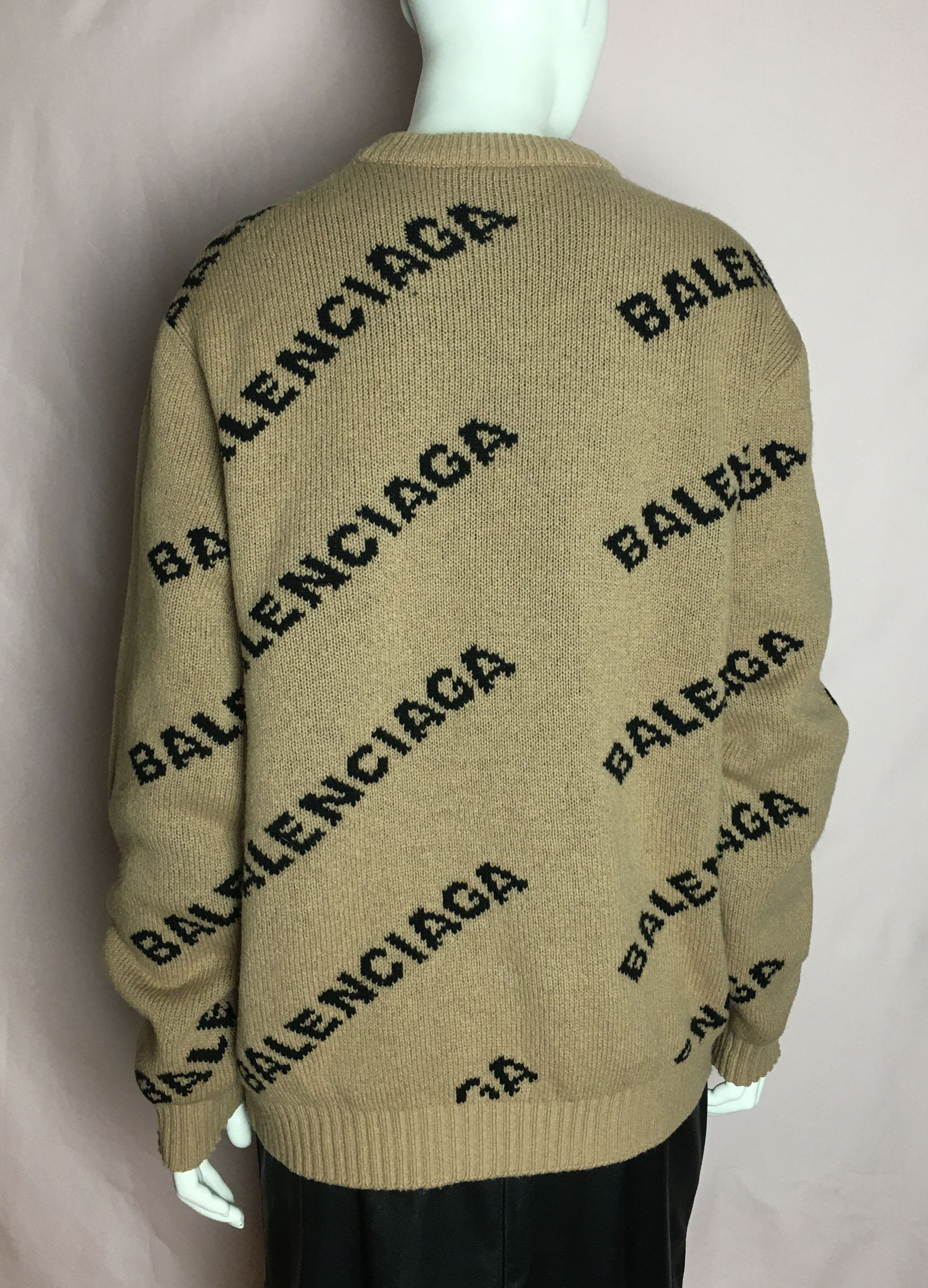 Balenciaga Balenciaga Allover Logo Crewneck Sweater Size L Size US L / EU 52-54 / 3 - 7 Thumbnail