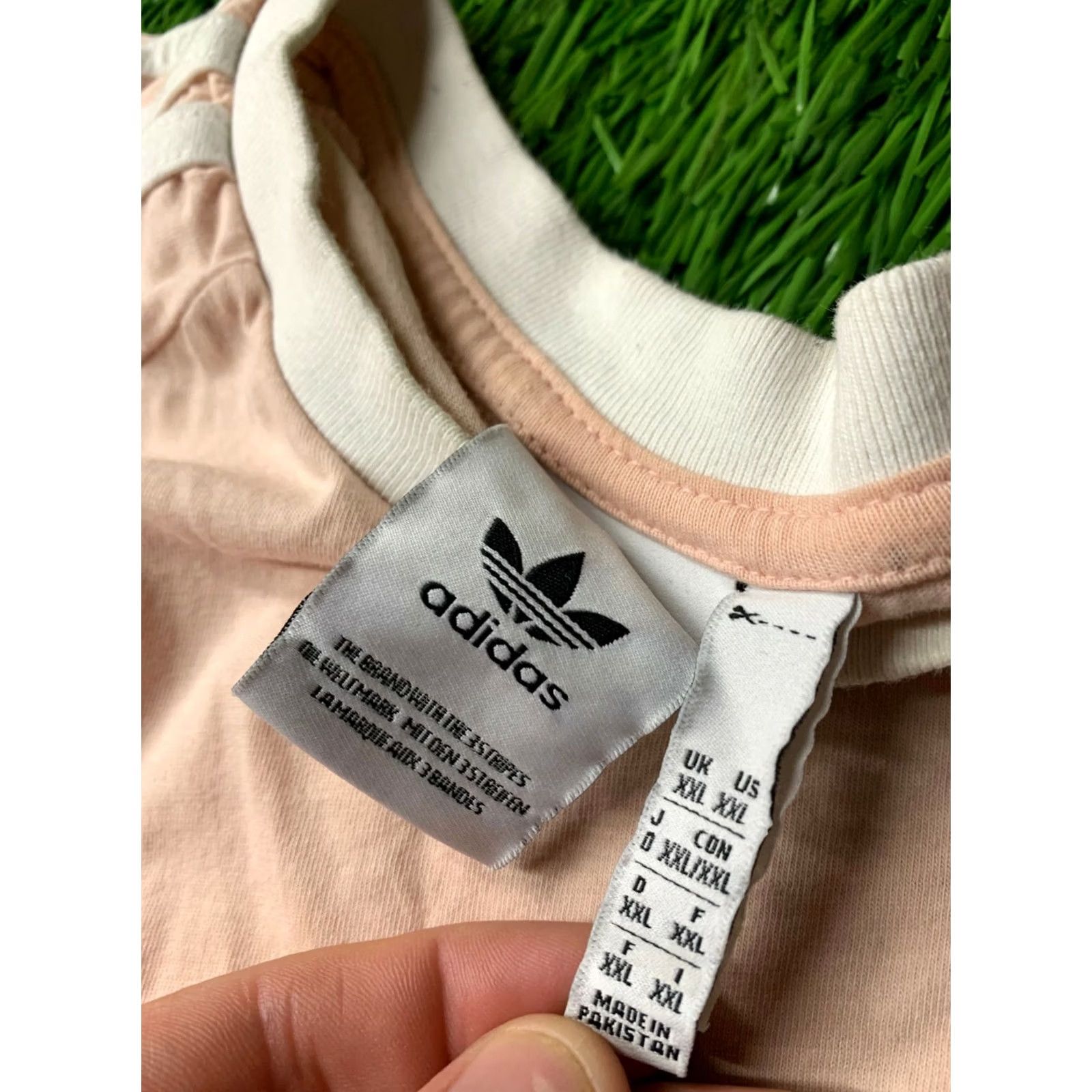 Adidas ADIDAS ORIGINAL T-SHIRT Mens CLASSIC Peach and White SIZE XXL CASUAL SHIRT JERSEY Size US XXL / EU 58 / 5 - 5 Thumbnail