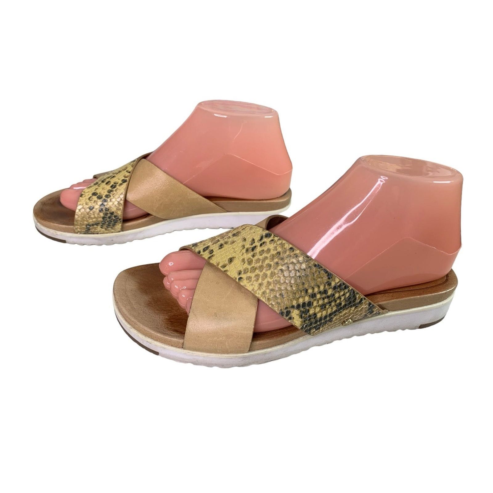 Ugg Ugg Treadlite Sole Cross Slide Womens Size 8 Tan Leather Size US 8 / EU 41 - 3 Thumbnail