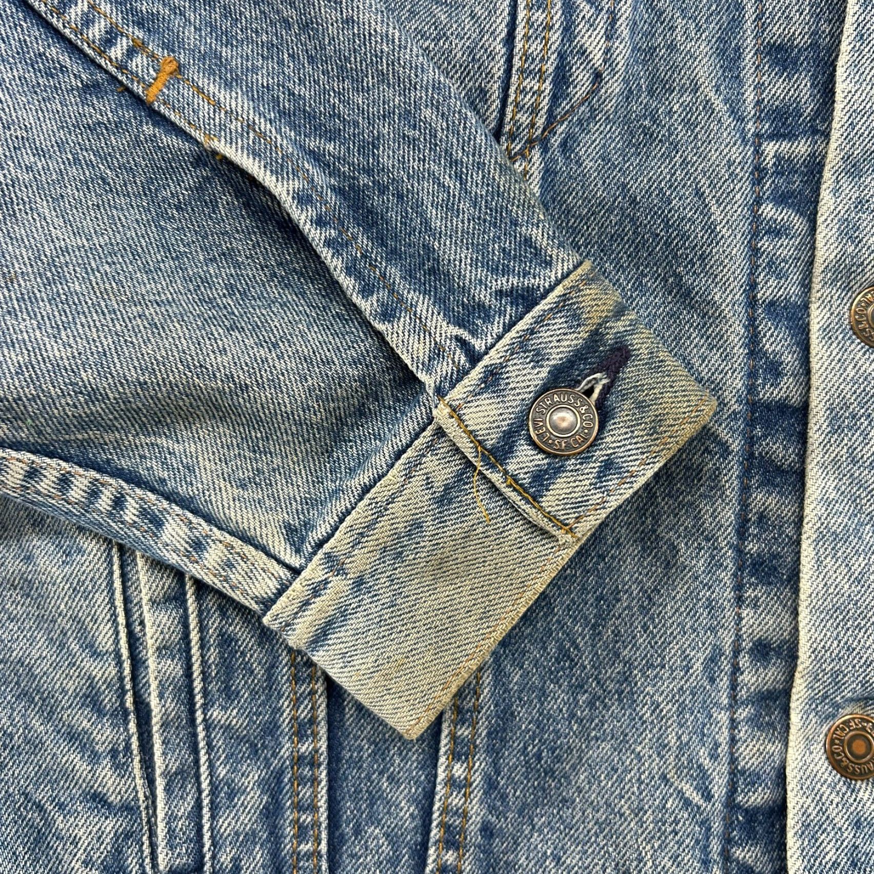 Levi's VINTAGE Levi's Jacket Mens L Blue Trucker Denim Jean Medium Wash Cotton USA 80s Regular Size US 33 - 4 Thumbnail